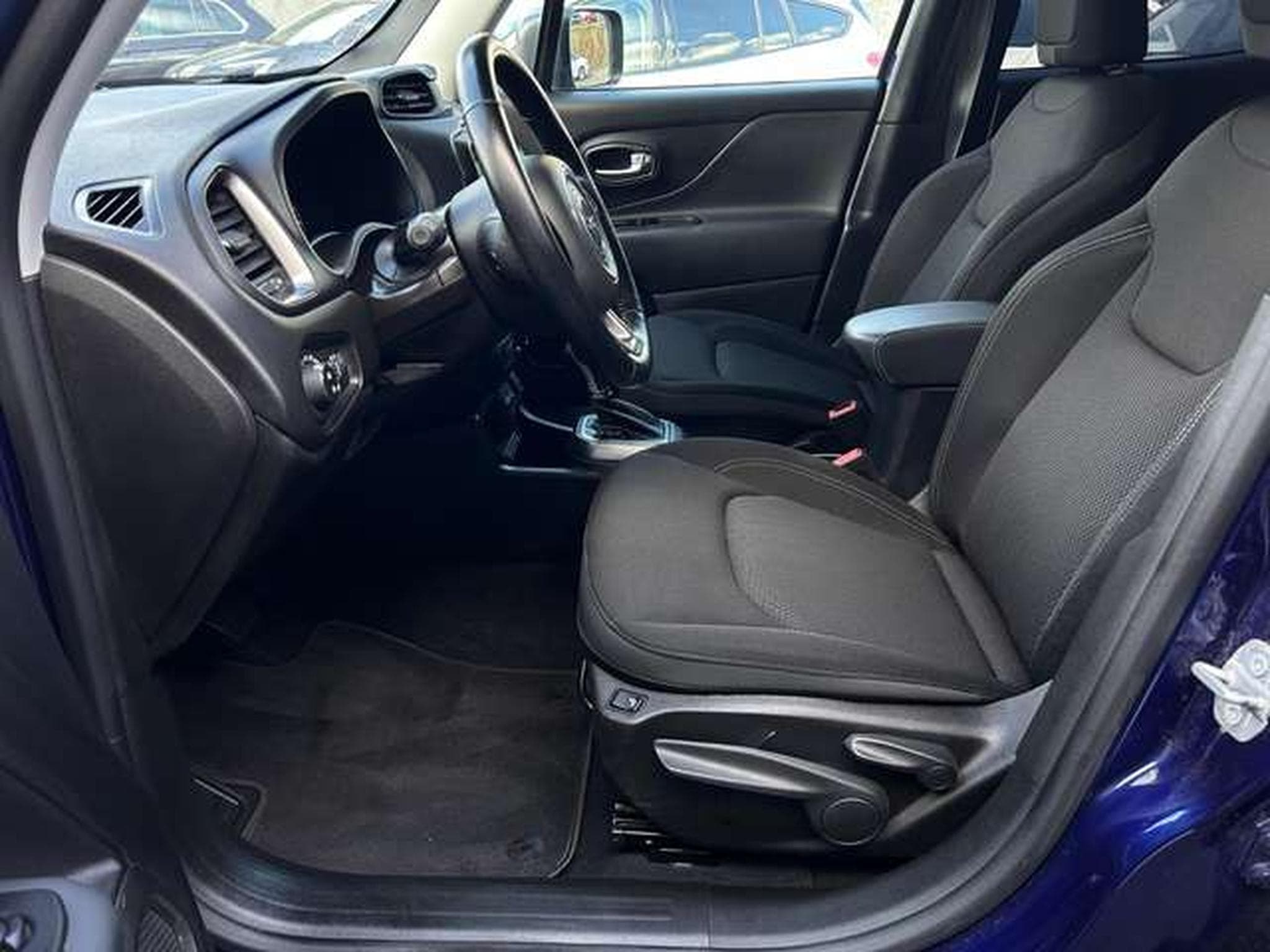 Jeep Renegade 1,6 JTD 120 LIMITED (2020) - Photo 13