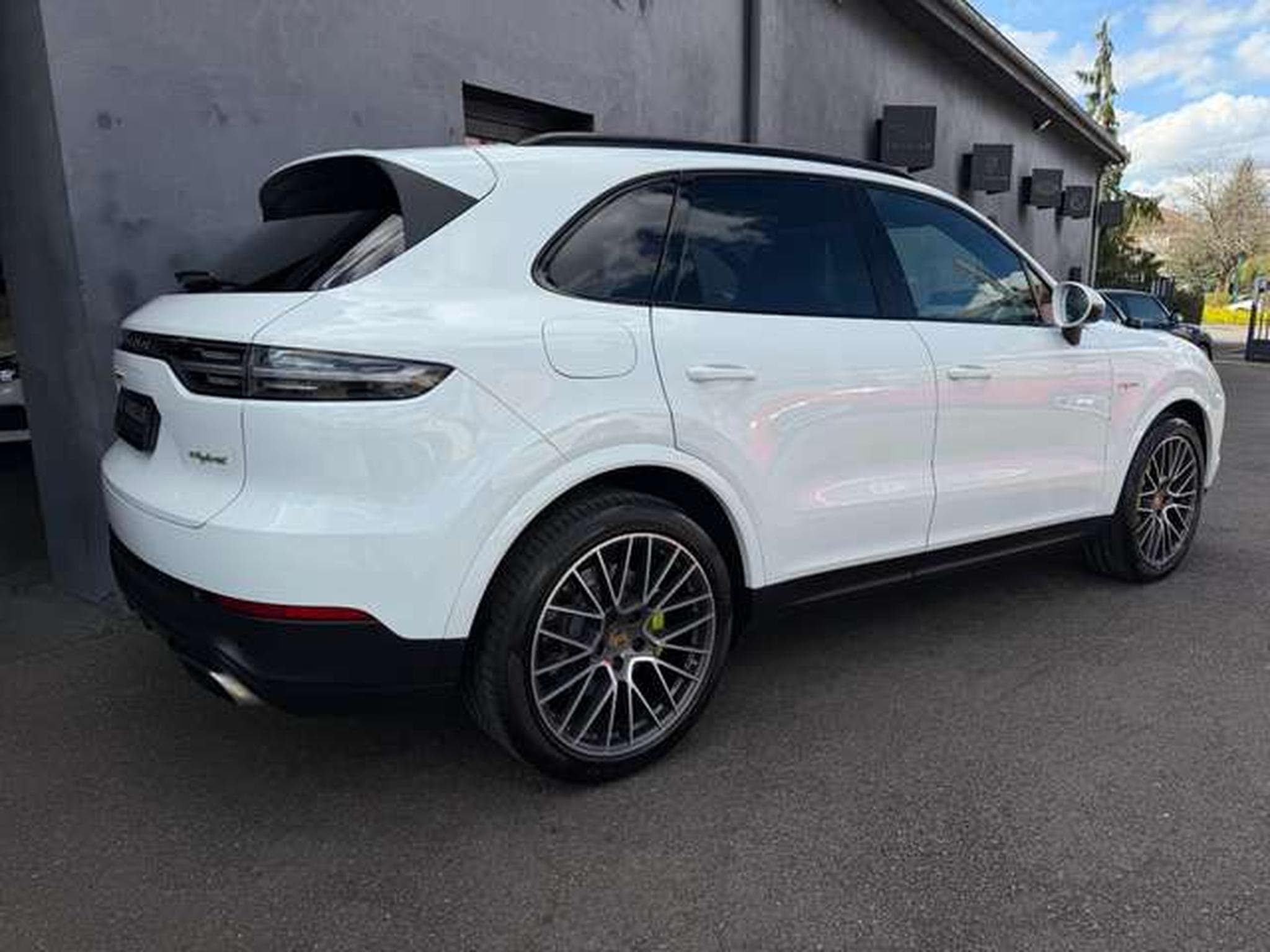 Porsche Cayenne 3.0 462 E-HYBRID (2018) - Photo 11