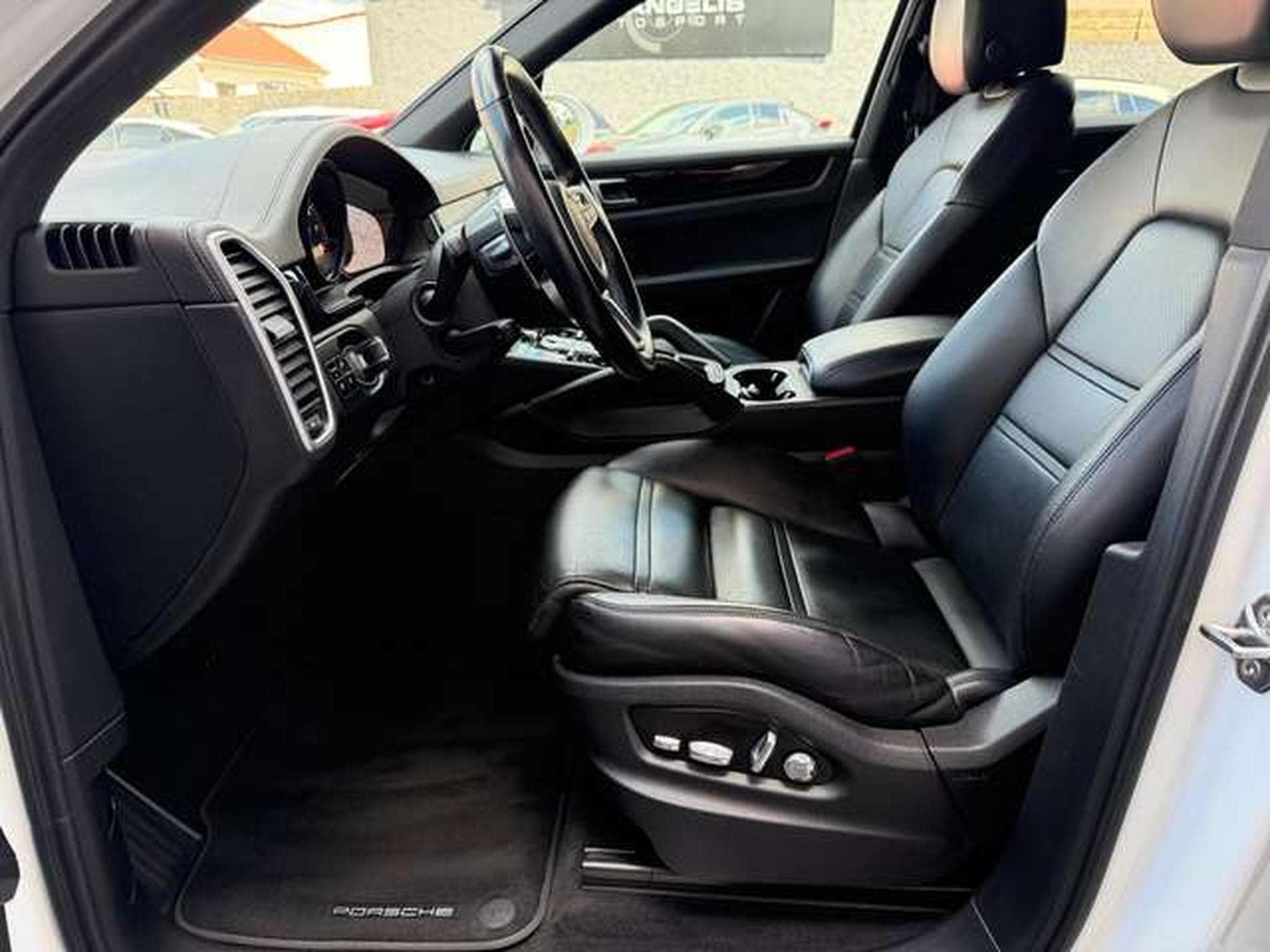 Porsche Cayenne 3.0 462 E-HYBRID (2018) - Photo 13