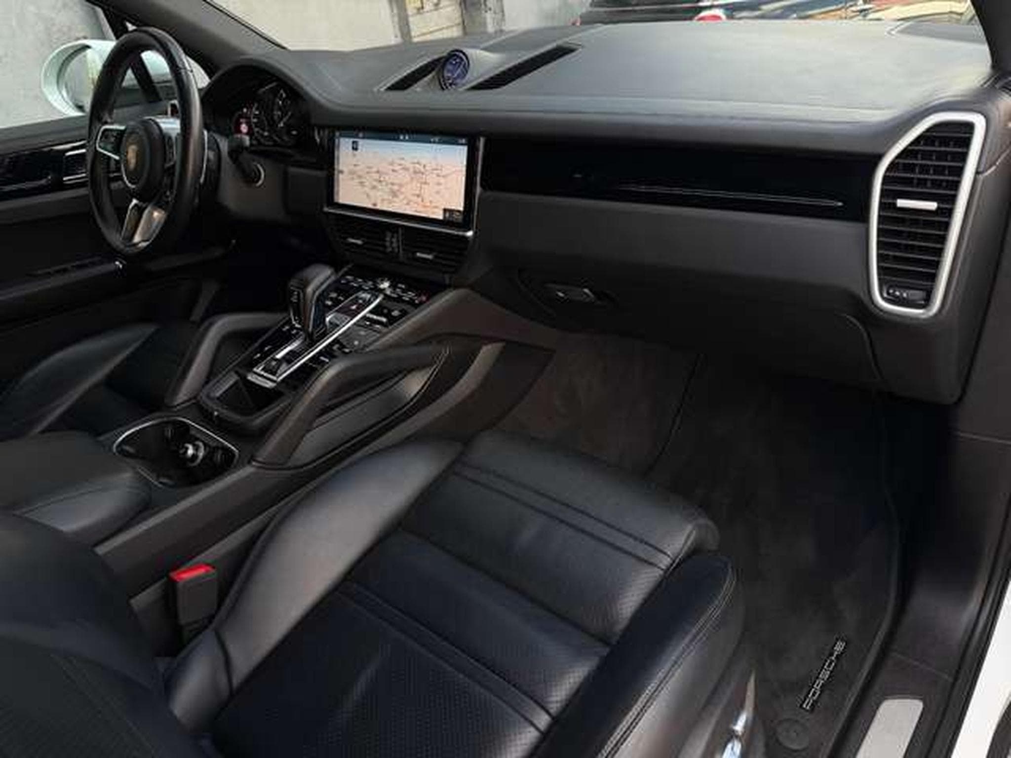 Porsche Cayenne 3.0 462 E-HYBRID (2018) - Photo 15