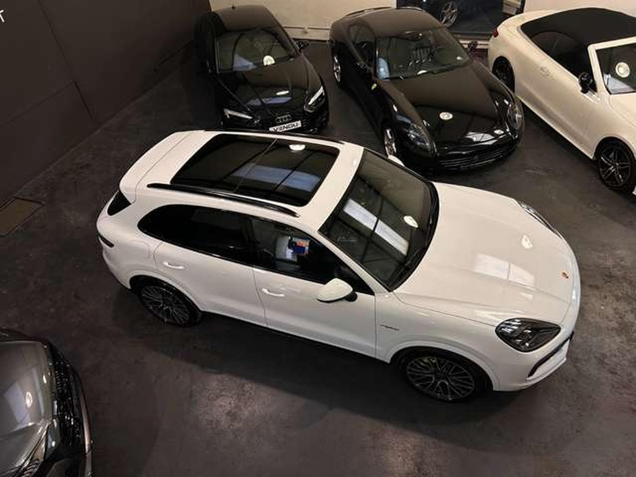 Porsche Cayenne 3.0 462 E-HYBRID (2018) - Photo 2