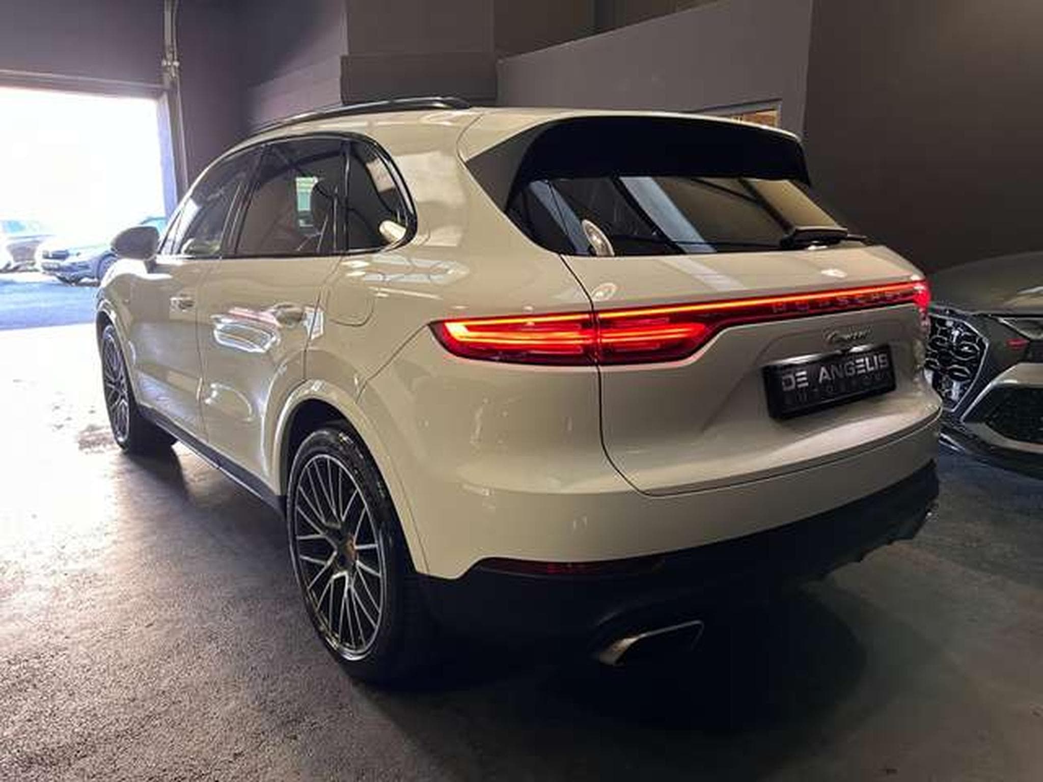 Porsche Cayenne 3.0 462 E-HYBRID (2018) - Photo 6