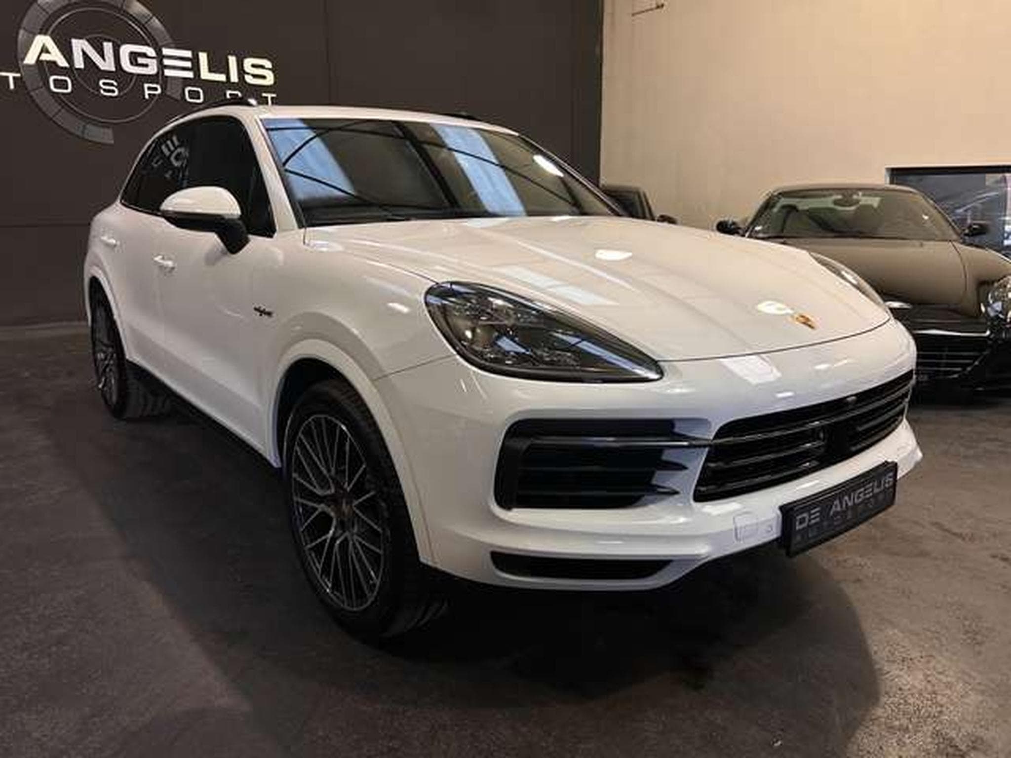 Porsche Cayenne 3.0 462 E-HYBRID (2018) - Photo 7