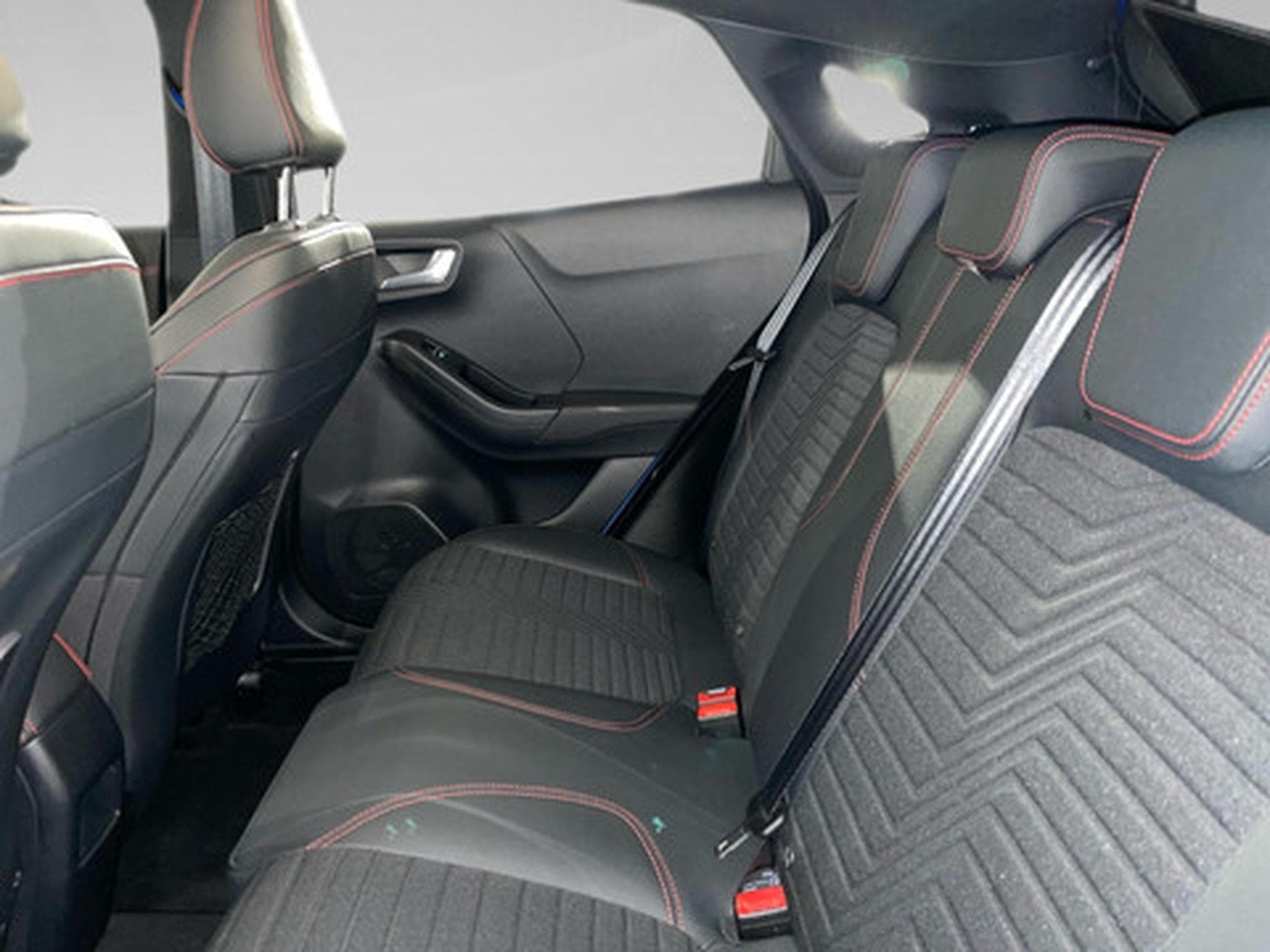 Ford Puma 1.0i Ecoboost mHEV 114kW Aut. ST-Line X (2021) - Photo 11