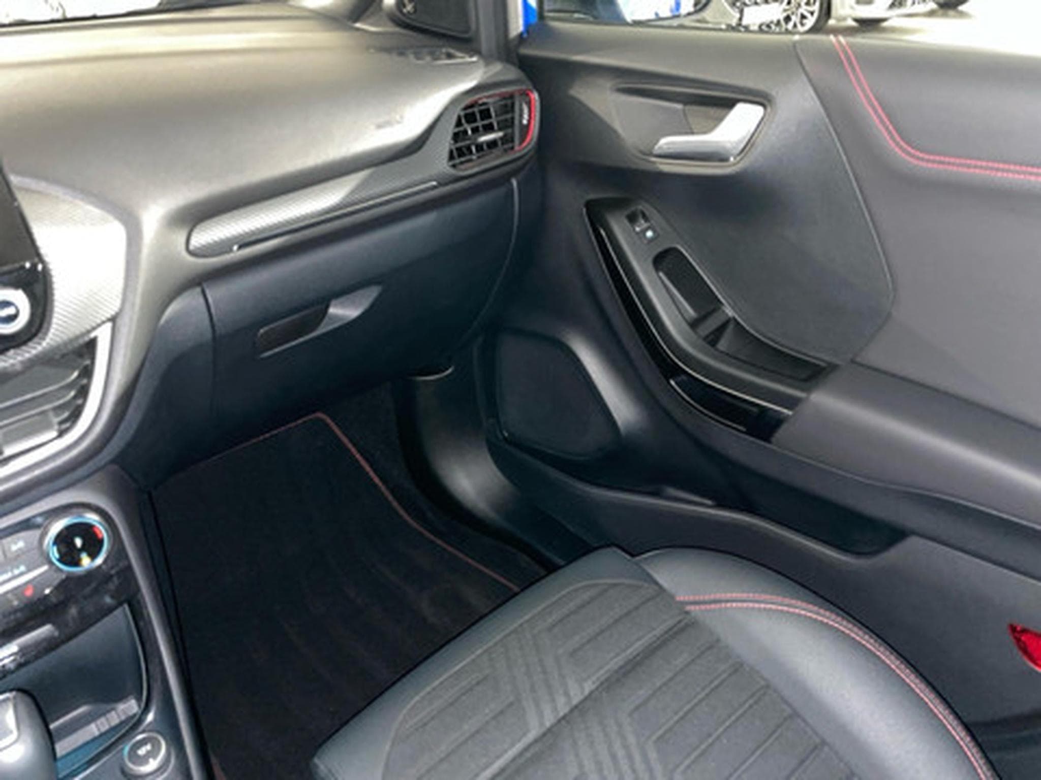 Ford Puma 1.0i Ecoboost mHEV 114kW Aut. ST-Line X (2021) - Photo 9