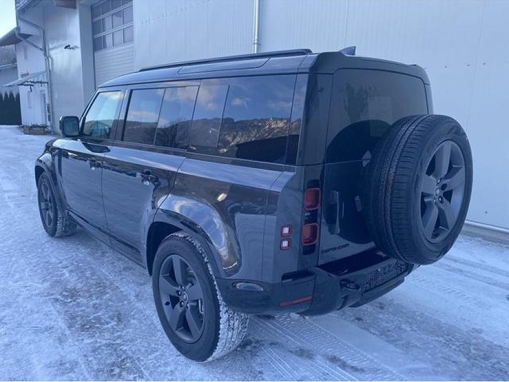 Land-Rover Defender (2025) - Photo 6