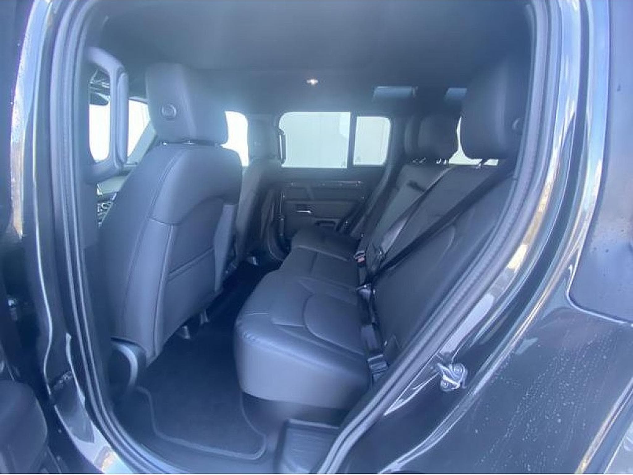 Land-Rover Defender (2025) - Photo 7