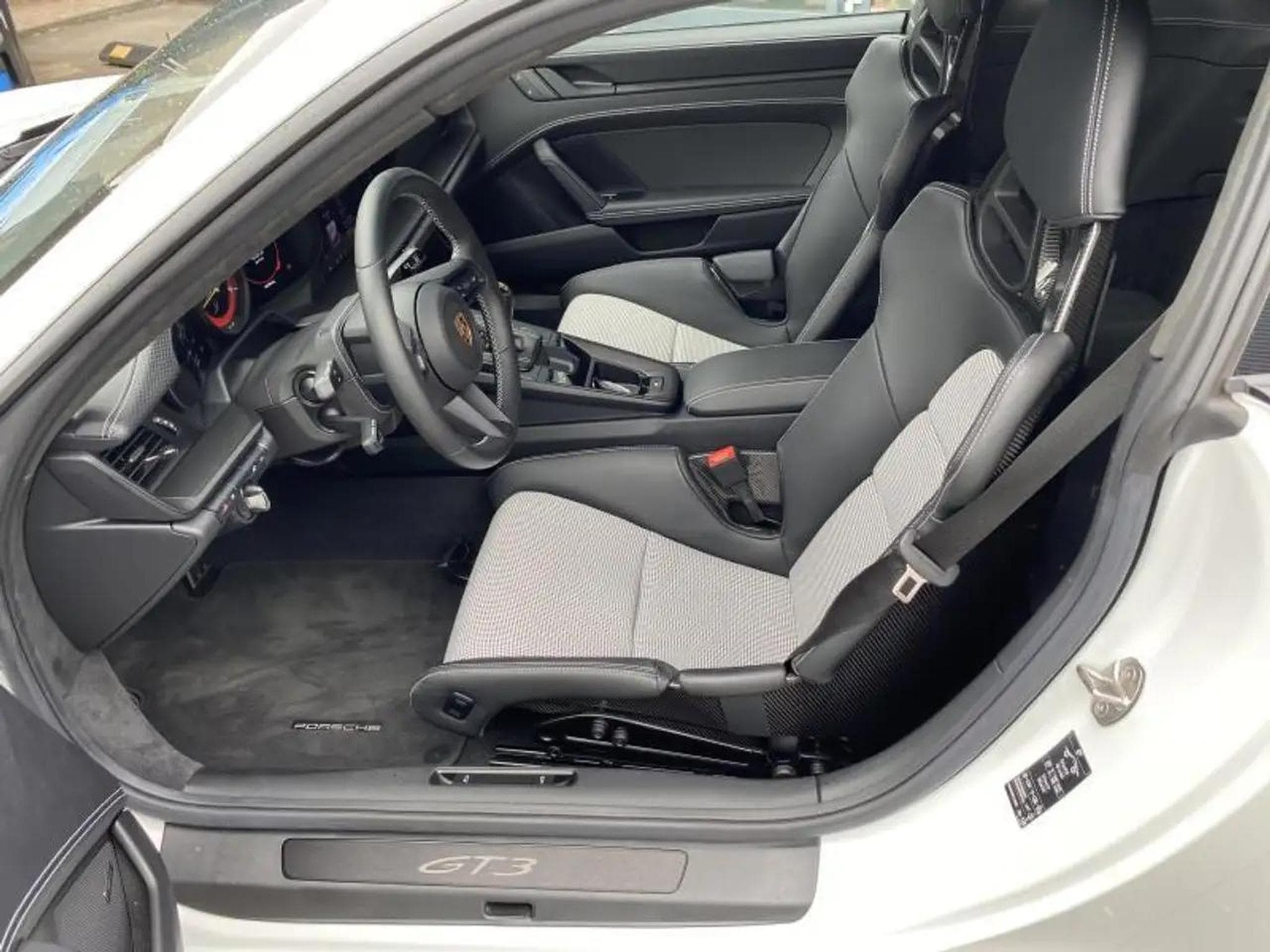 Porsche 911 (2023) - Photo 11