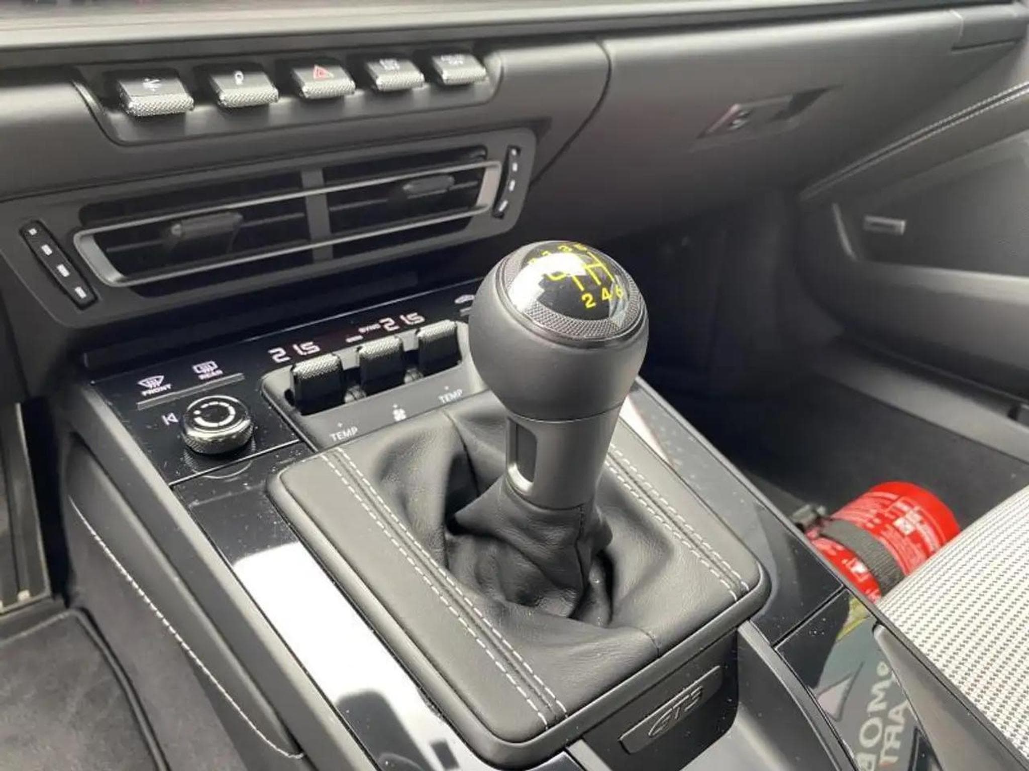 Porsche 911 (2023) - Photo 22