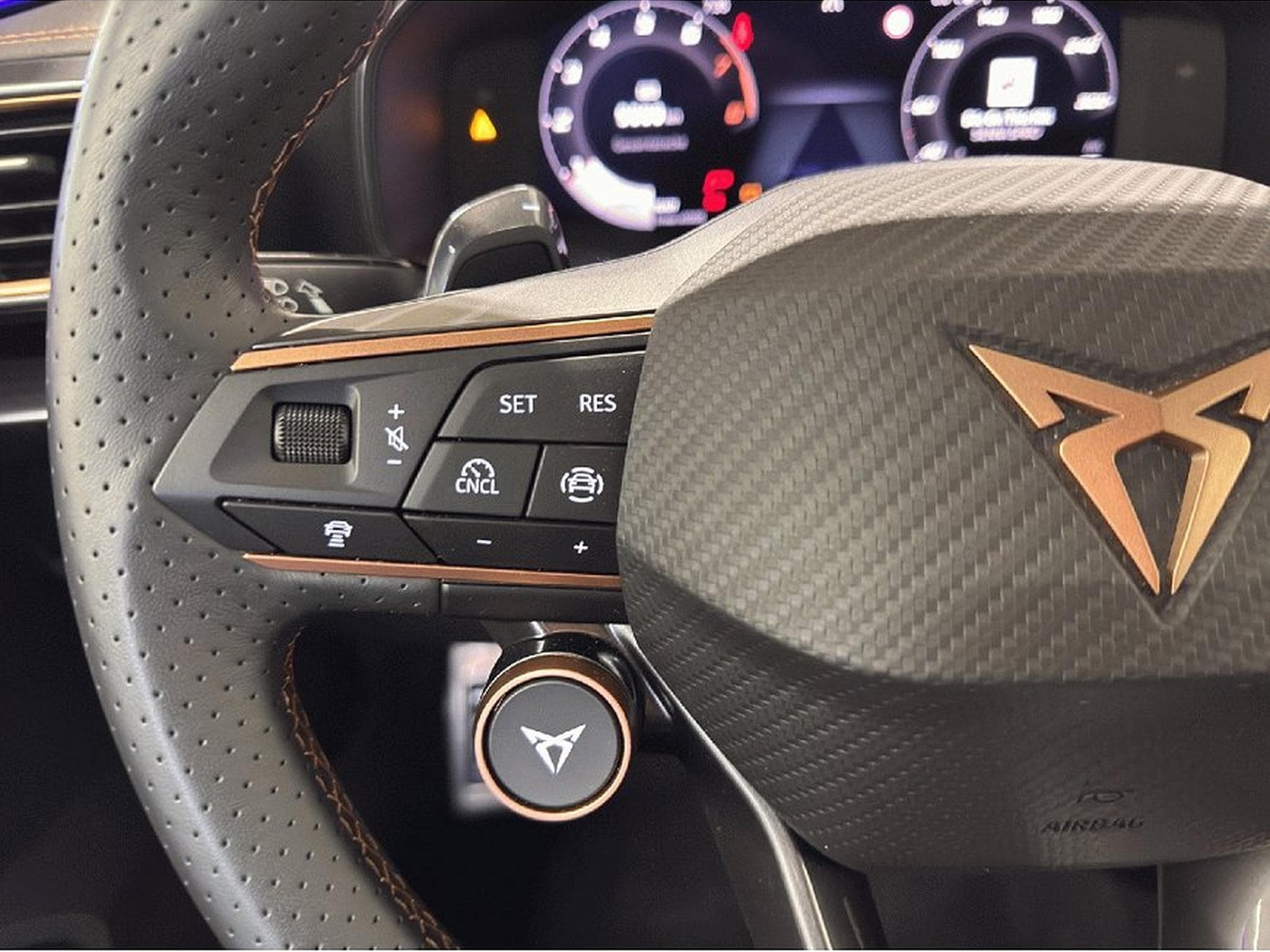 Cupra Leon (2025) - Photo 15