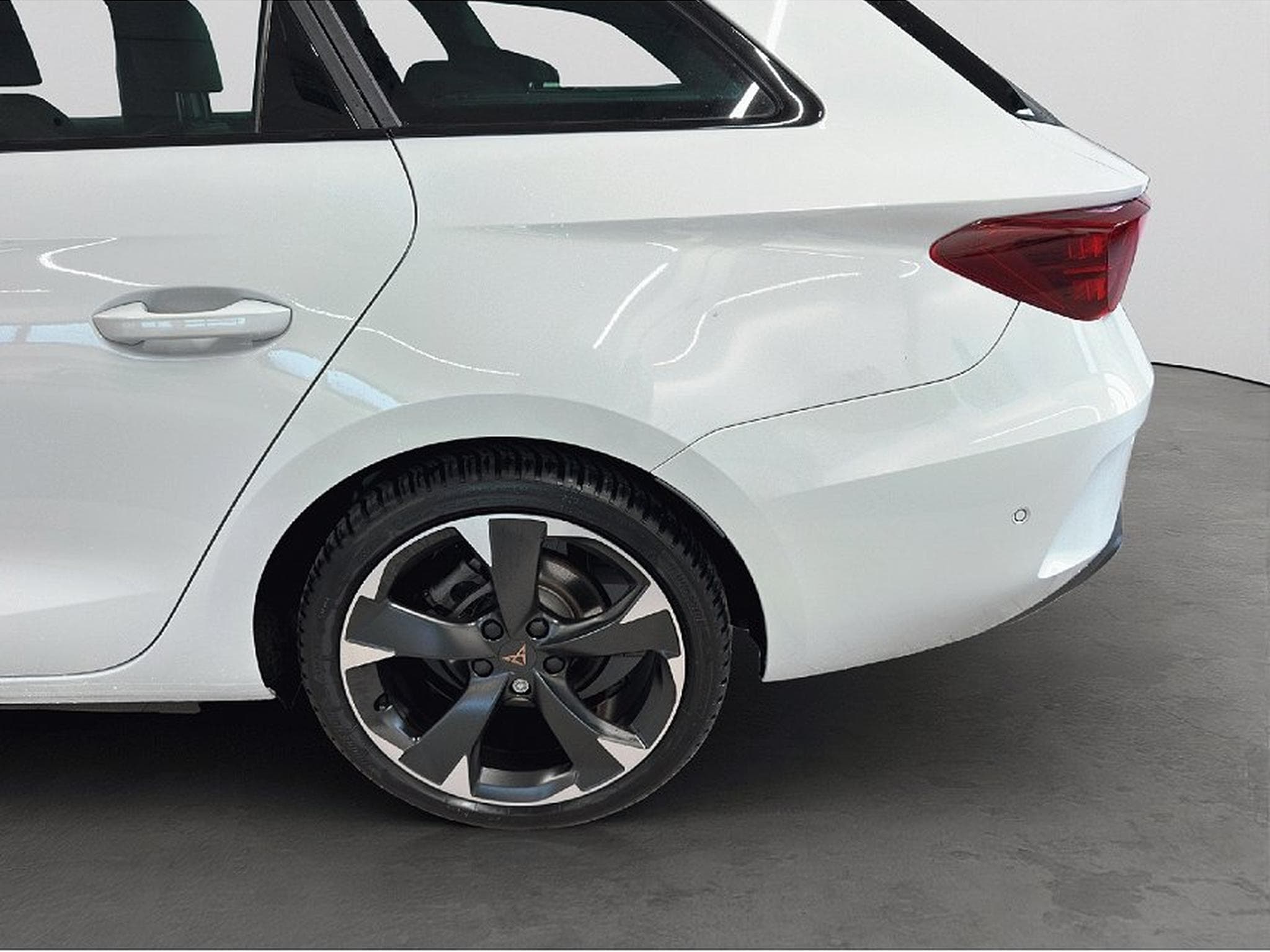 Cupra Leon (2025) - Photo 7