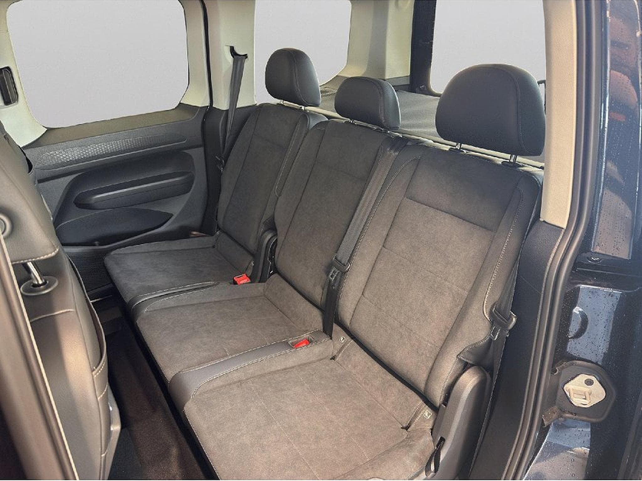 VW Caddy (2026) - Photo 11