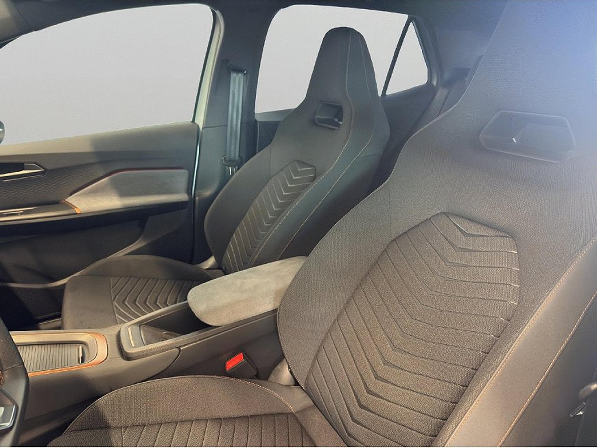 Cupra Born (2025) - Photo 9