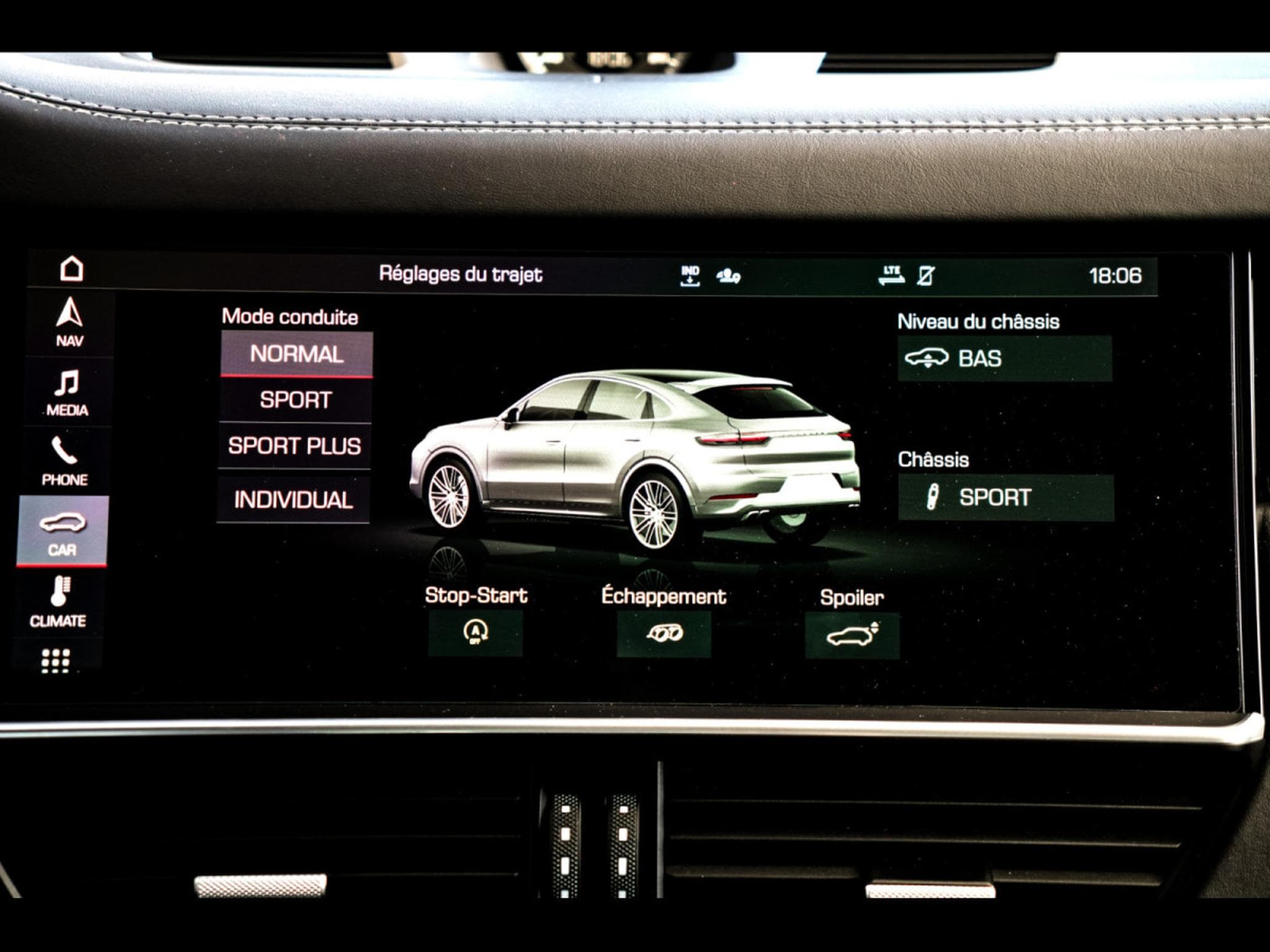 Porsche Cayenne TURBO COUPE TIPTRONIC – MOONLIGHT BLUE (2020) - Photo 24