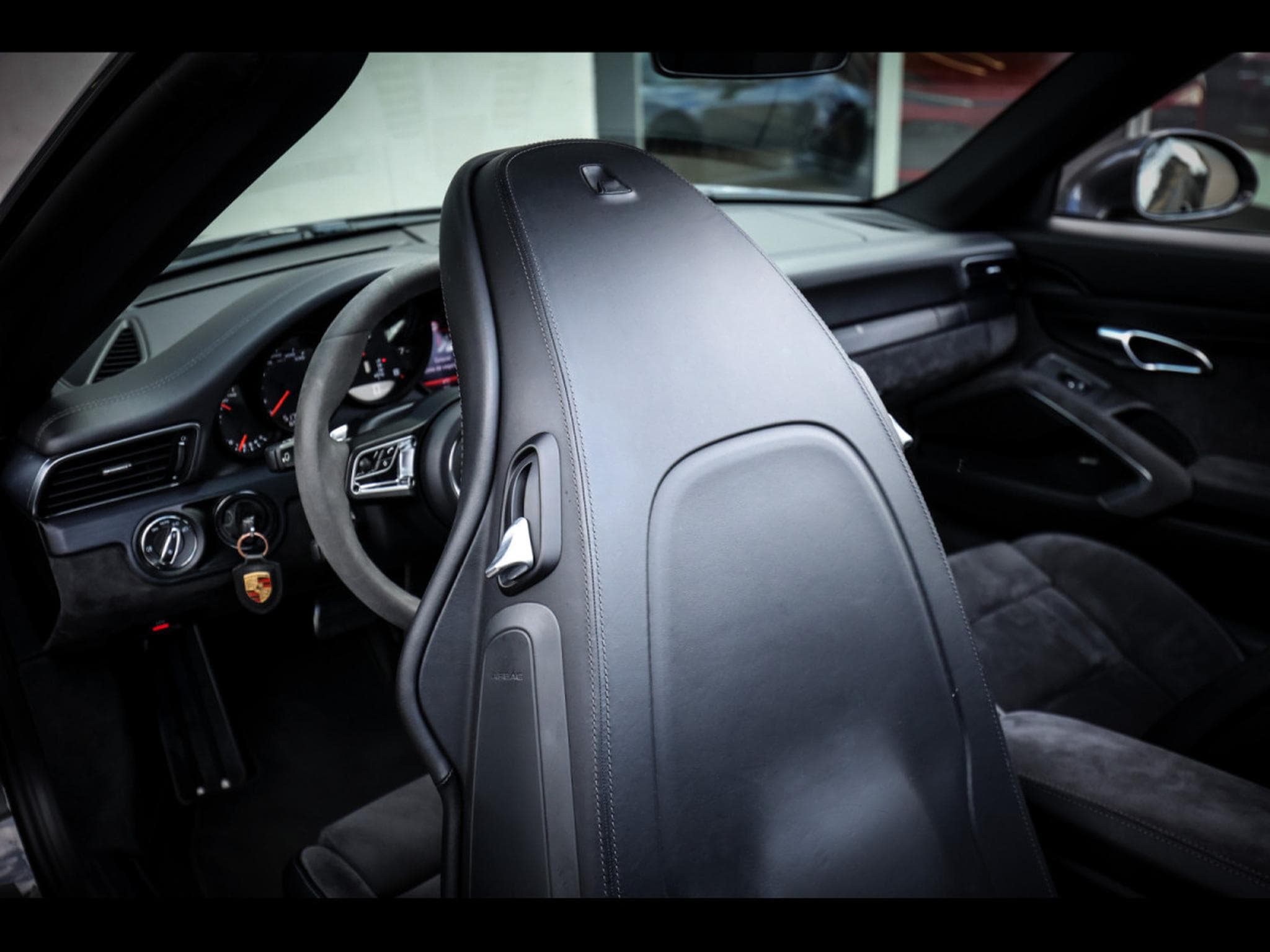 Porsche 911 (991.2) CARRERA GTS CABRIOLET PDK – PORSCHE APPROVED 01/2027 (2018) - Photo 21