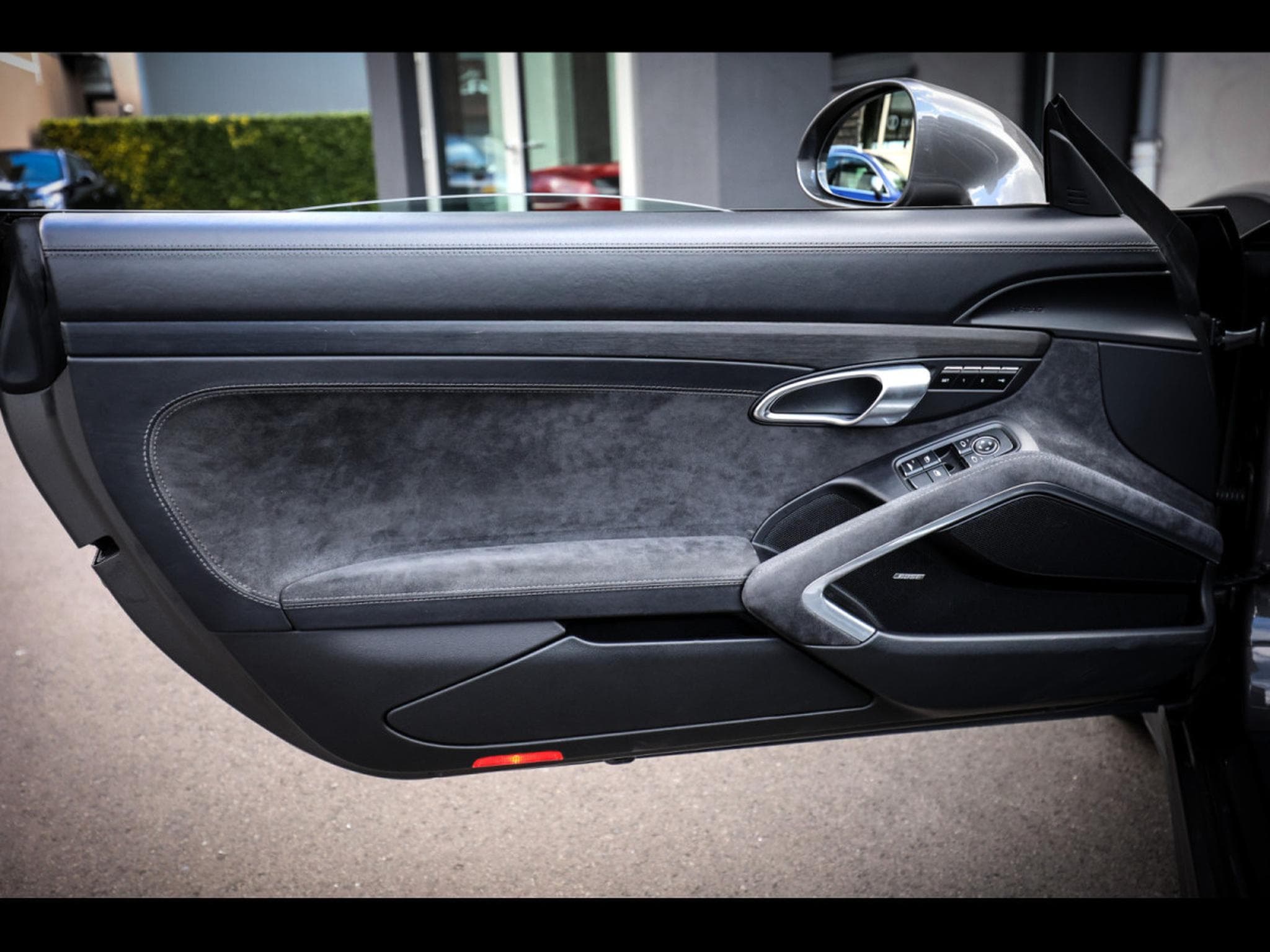 Porsche 911 (991.2) CARRERA GTS CABRIOLET PDK – PORSCHE APPROVED 01/2027 (2018) - Photo 8