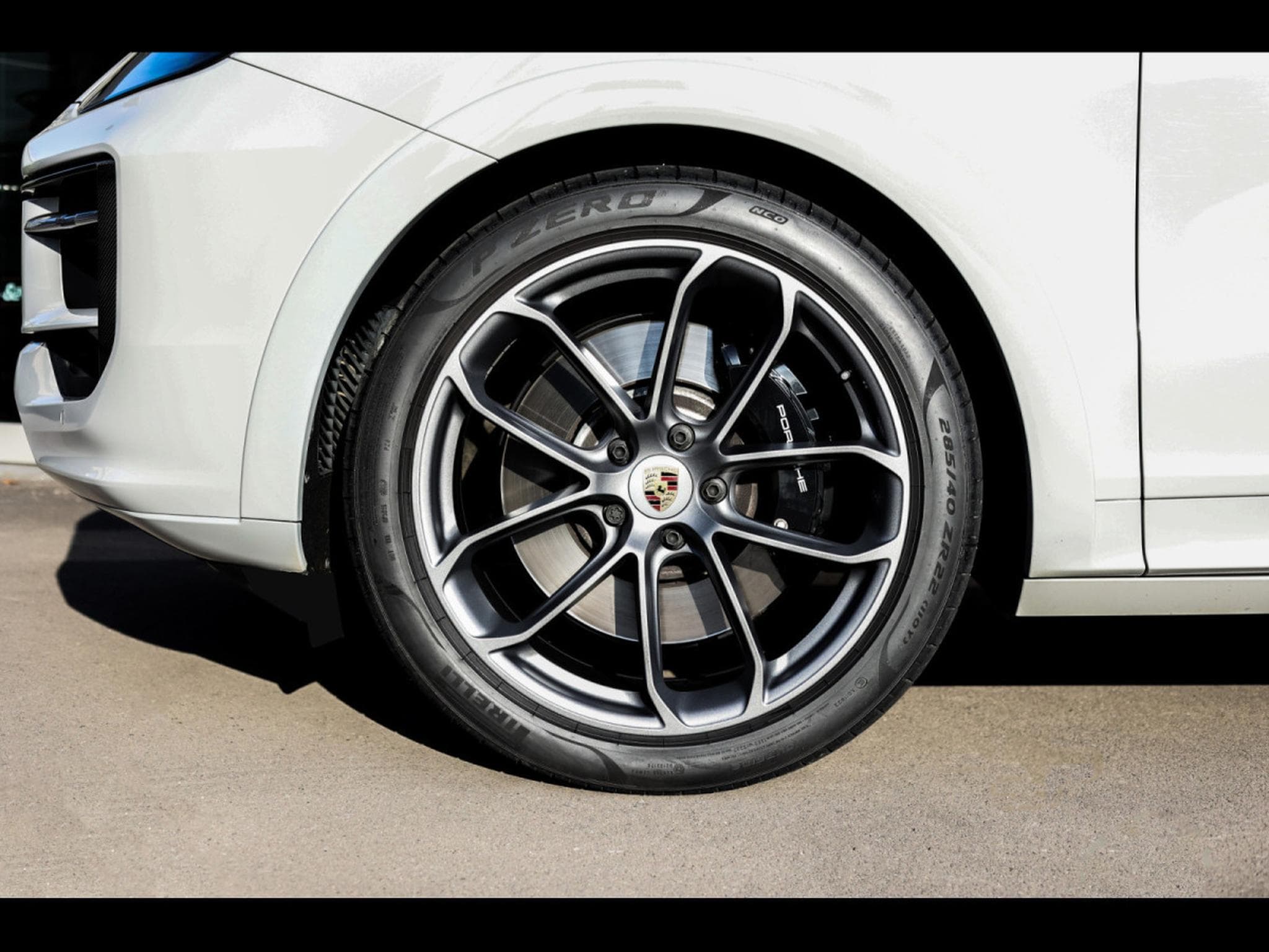 Porsche Cayenne S COUPE PACK SPORT ALLÉGÉ CARBONE - CRAYON (2023) - Photo 9