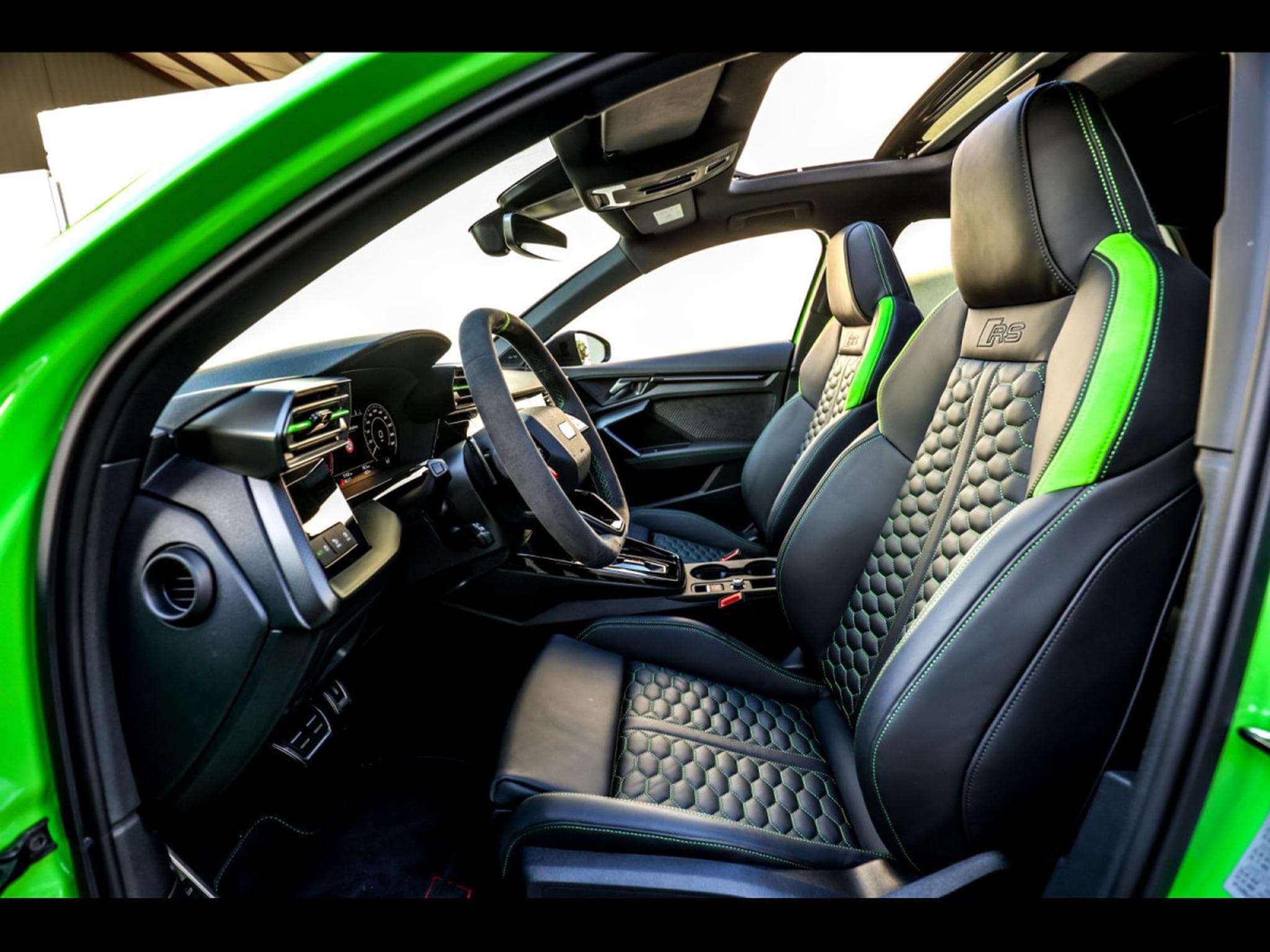 Audi RS3 SPORTBACK 2.5 TFSI QUATTRO S-TRONIC – PACK CARBONE RS – WARR (2025) - Photo 10