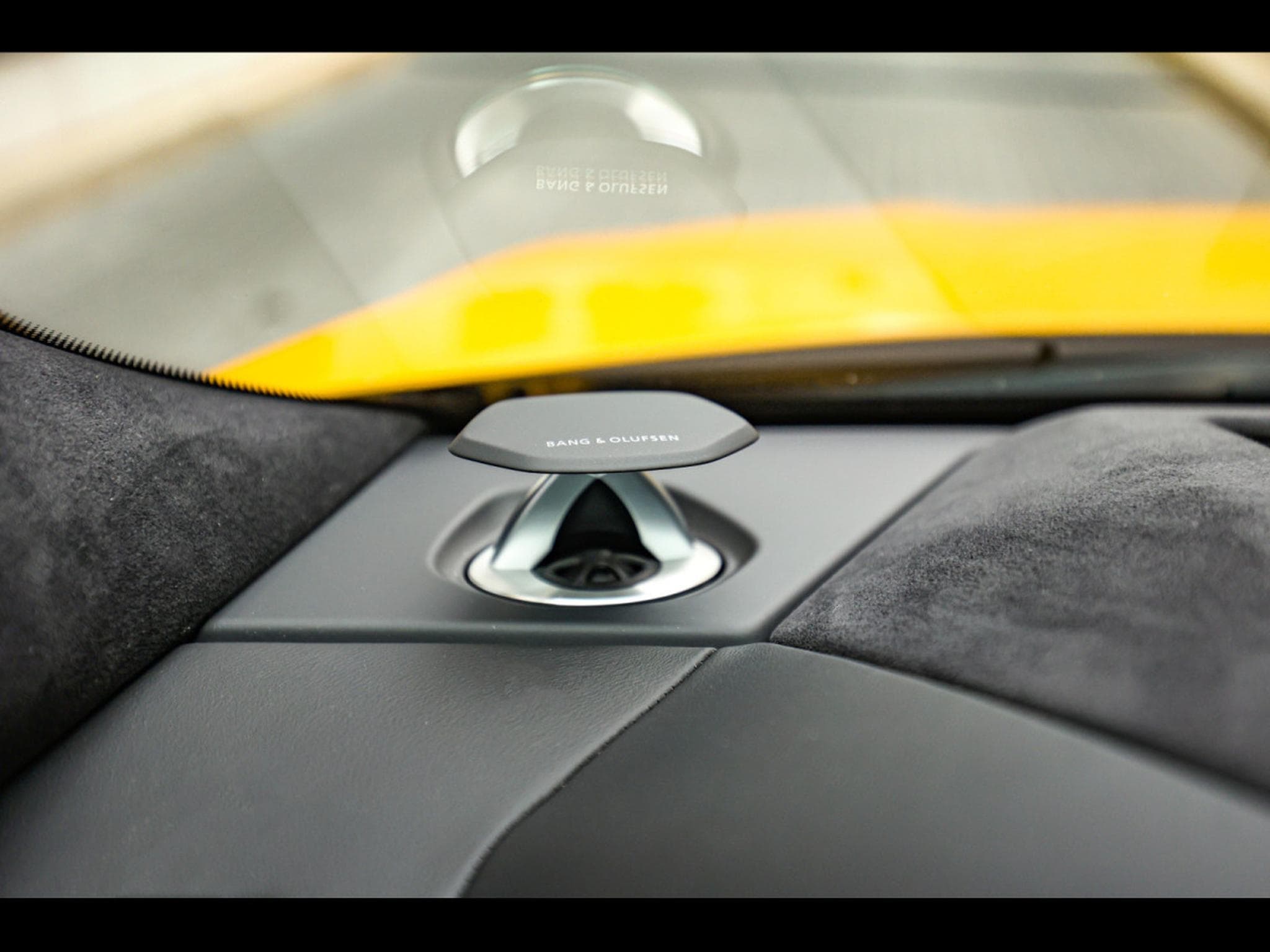 Lamborghini Urus 4.0 V8 (650 CH) - GIALLO AUGE (2019) - Photo 14