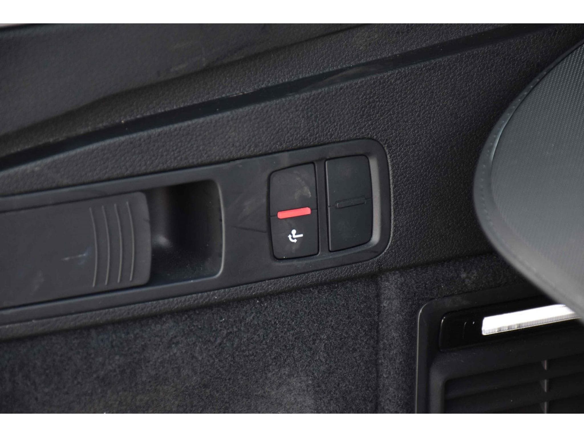 Audi Q5 35 TDI Advanced S-Tronic CUIR GPS LANE ATT RMQ 1° MAIN (2024) - Foto 24