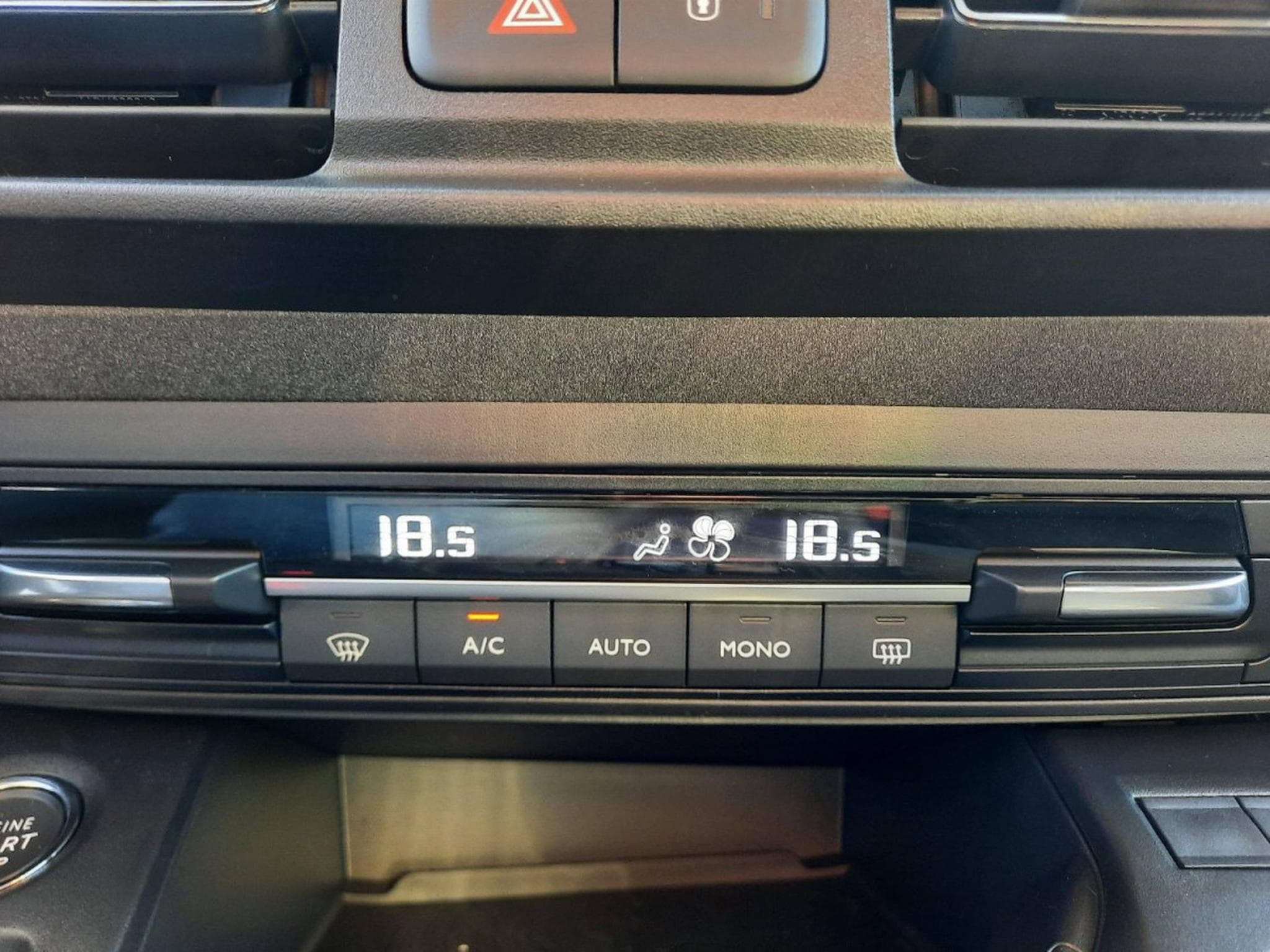 Peugeot Rifter AT 130 N1/NAVY/Kamera (2026) - Foto 22