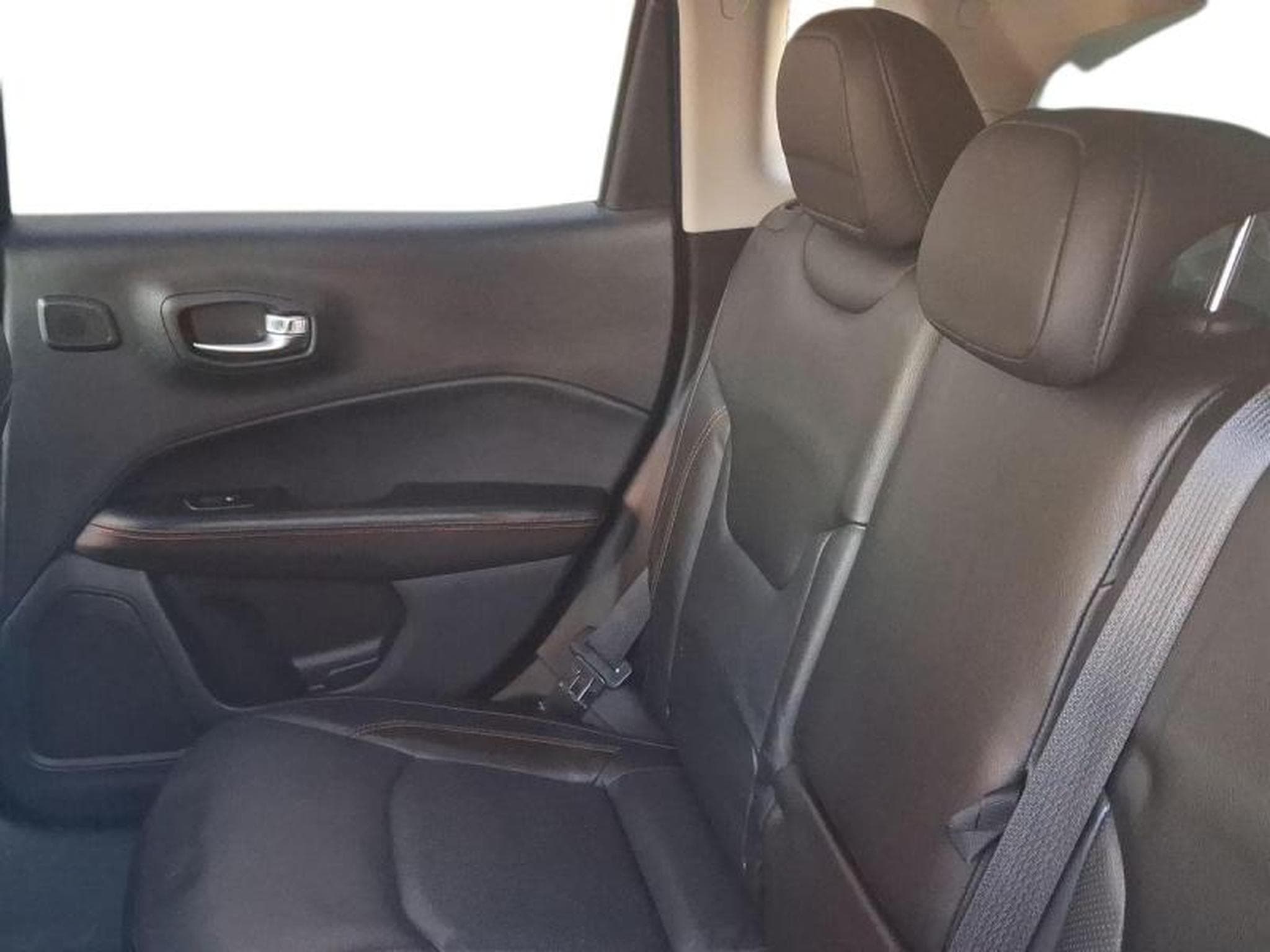 JEEP Compass 1.4 MultiAir II 140ch Longitude Business 4x2 Euro6d-T (2018) - Photo 3