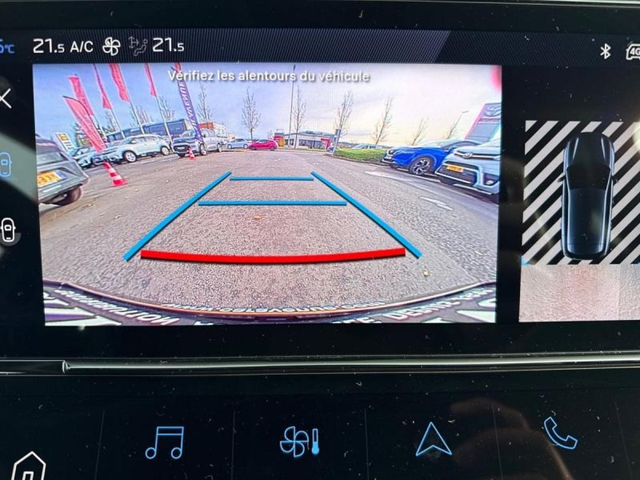 PEUGEOT 308 1.5 BlueHDi 130ch S&S Allure EAT8 (2025) - Photo 9