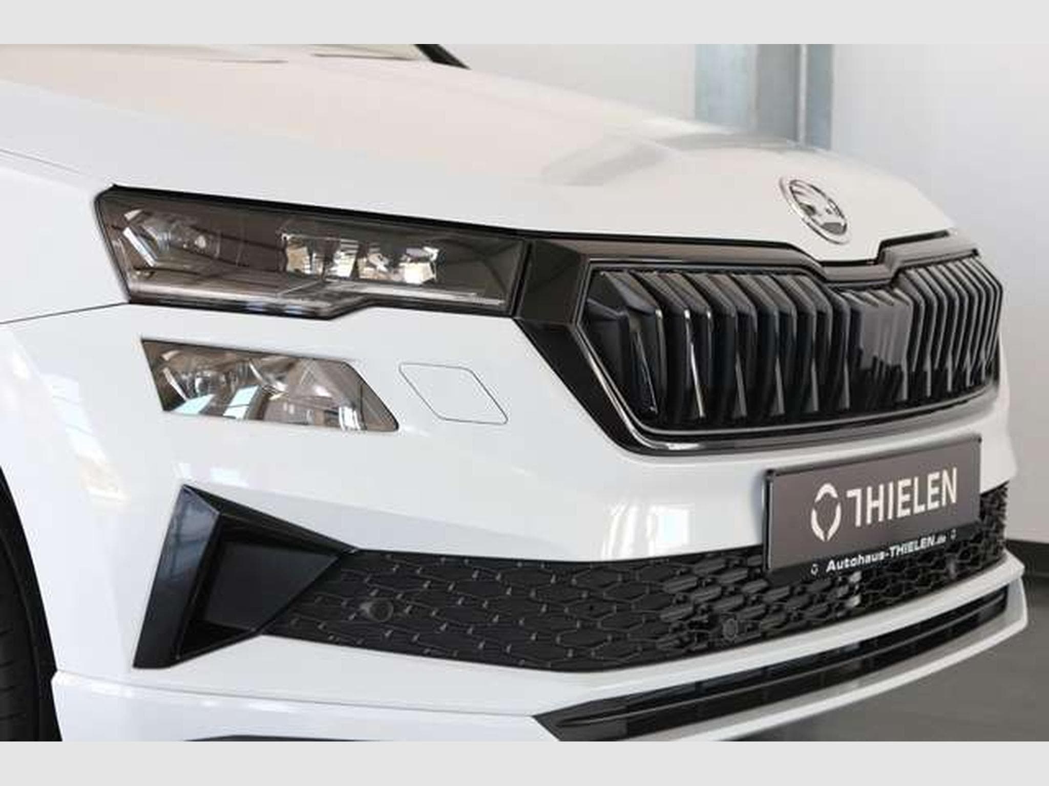 Skoda Karoq Sportline DSG/ACC/Matrix/AHK/Side/5-J Gara (2026) - Photo 2