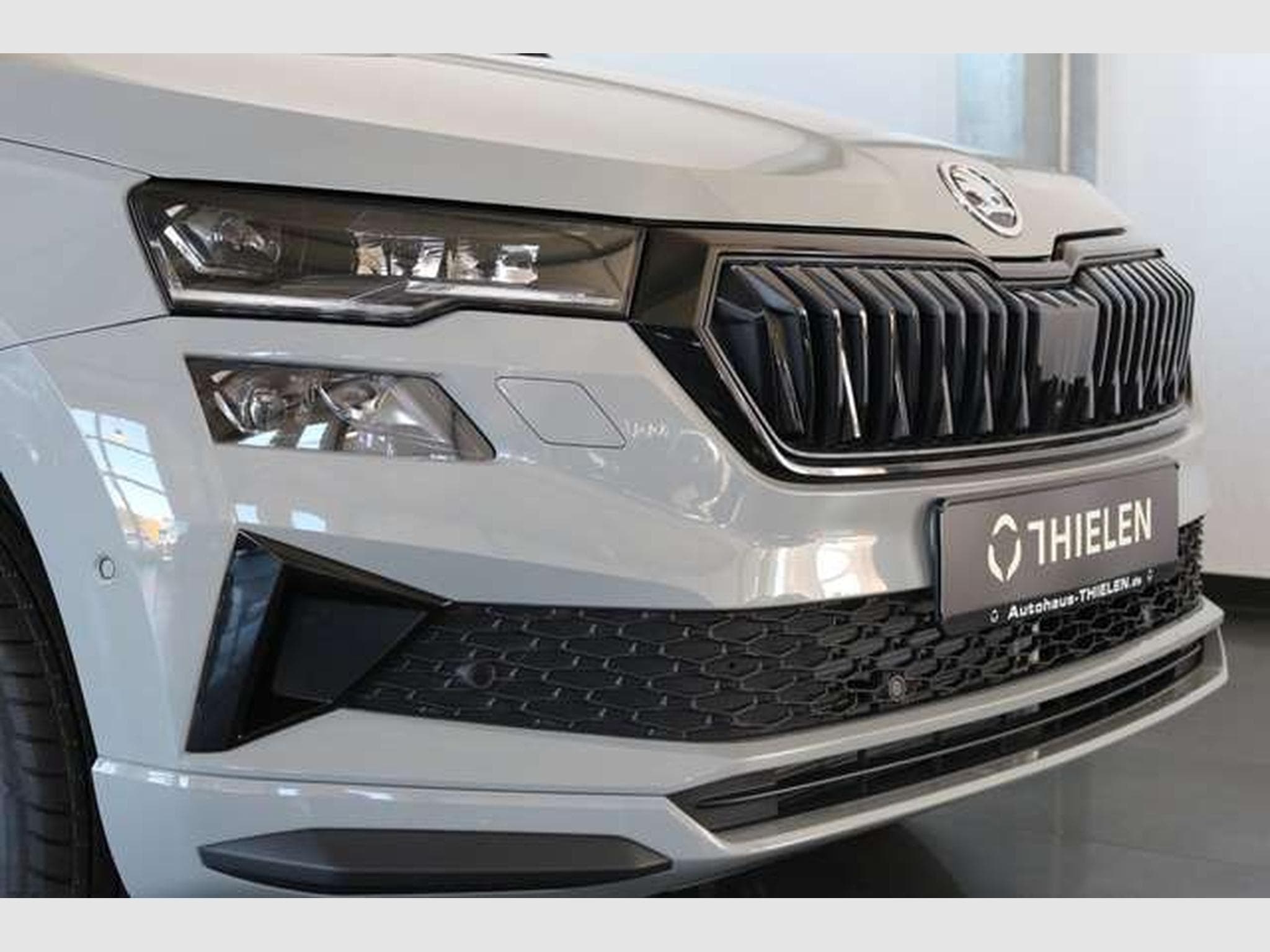 Skoda Karoq Sportline DSG/ACC/Matrix/AHK/Side/5-J Gara (2026) - Photo 2