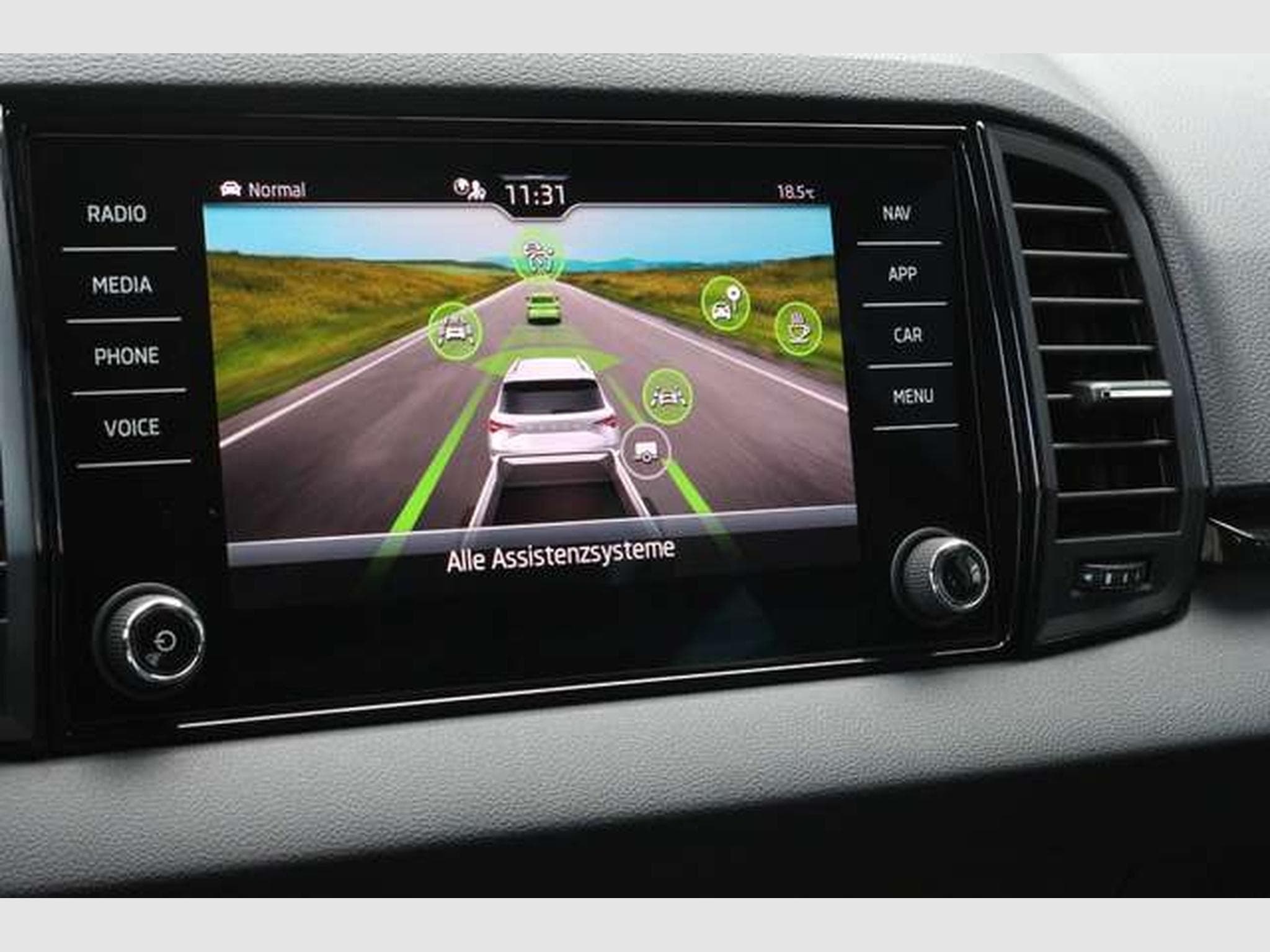 Skoda Karoq Sportline DSG/ACC/Matrix/AHK/Side/5-J Gara (2026) - Photo 14