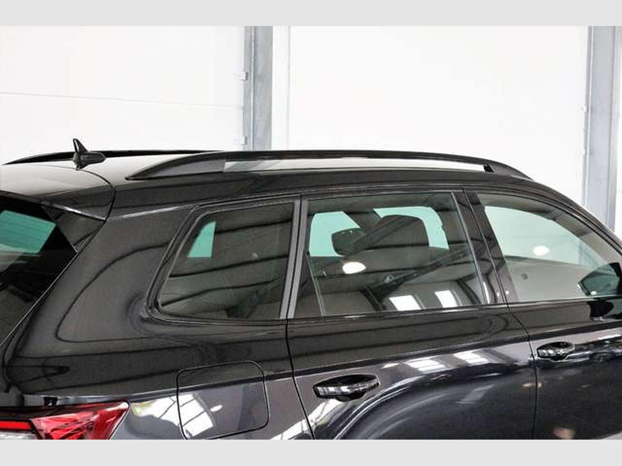 Skoda Karoq Sportline DSG/ACC/Matrix/AHK/Side/5-J Gara (2026) - Photo 4