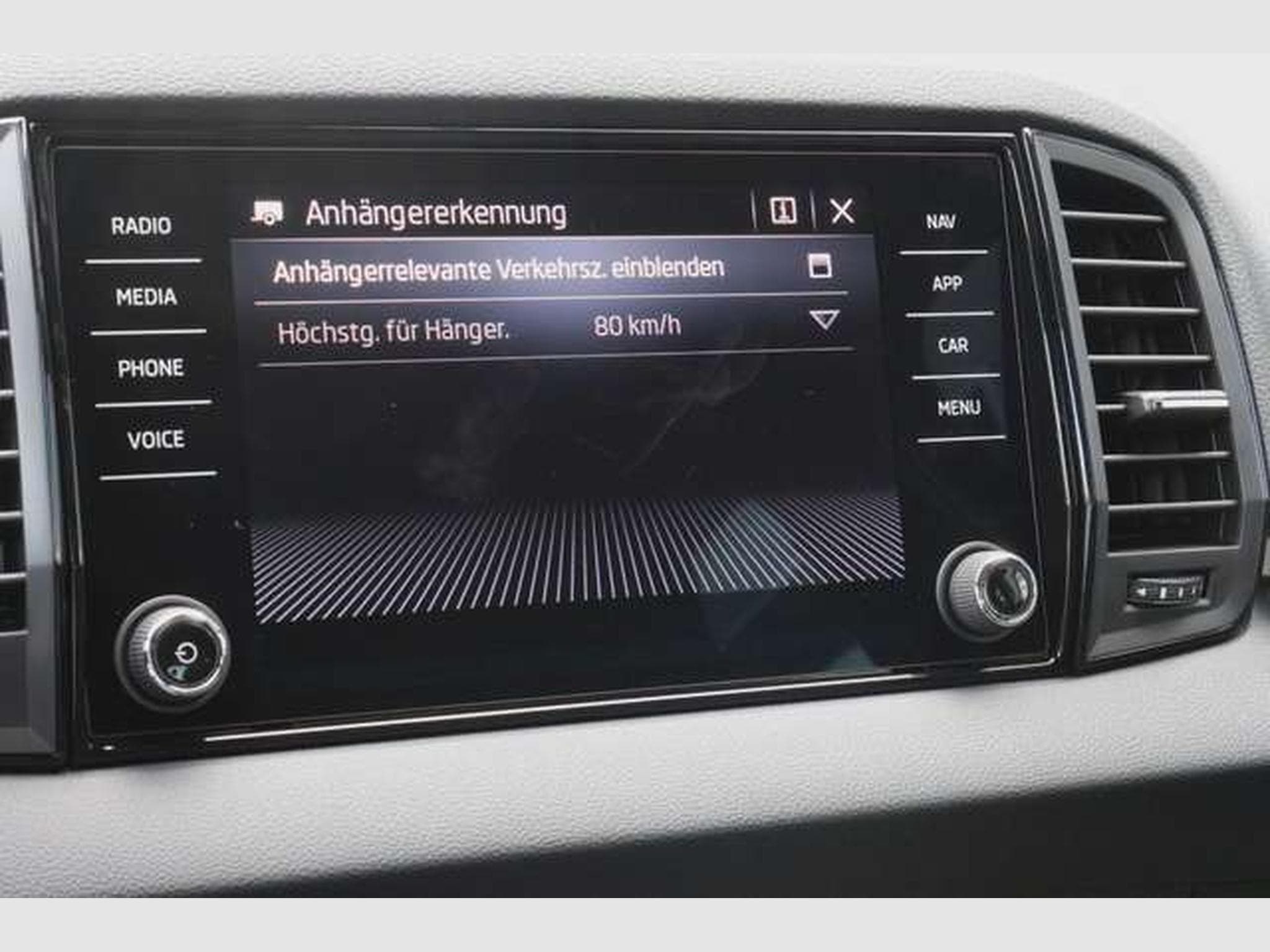 Skoda Karoq Sportline DSG/ACC/Matrix/AHK/Side/5-J Gara (2026) - Photo 21