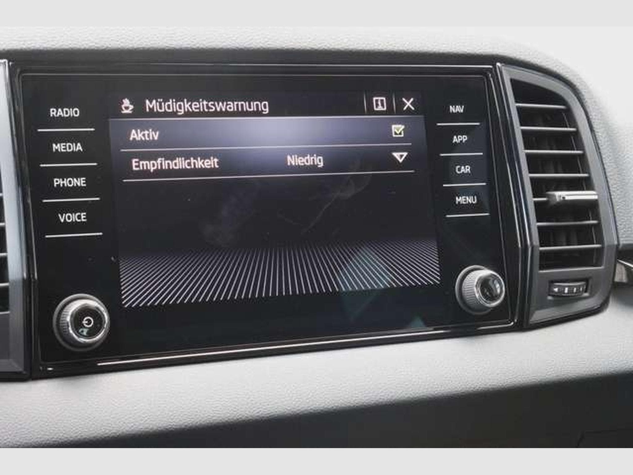 Skoda Karoq Sportline DSG/ACC/Matrix/AHK/Side/5-J Gara (2026) - Photo 22