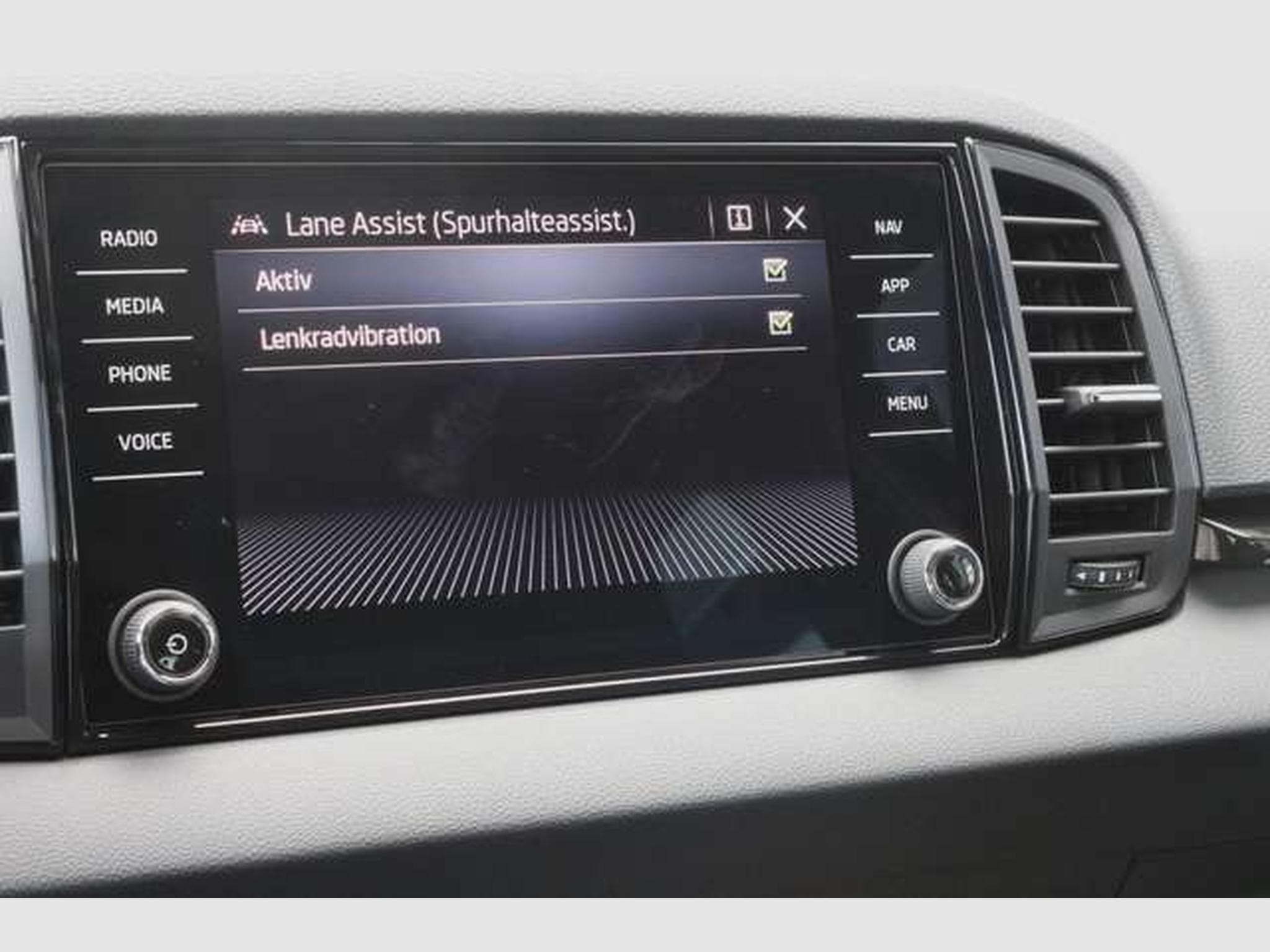 Skoda Karoq Sportline DSG/ACC/Matrix/AHK/Side/5-J Gara (2026) - Photo 24