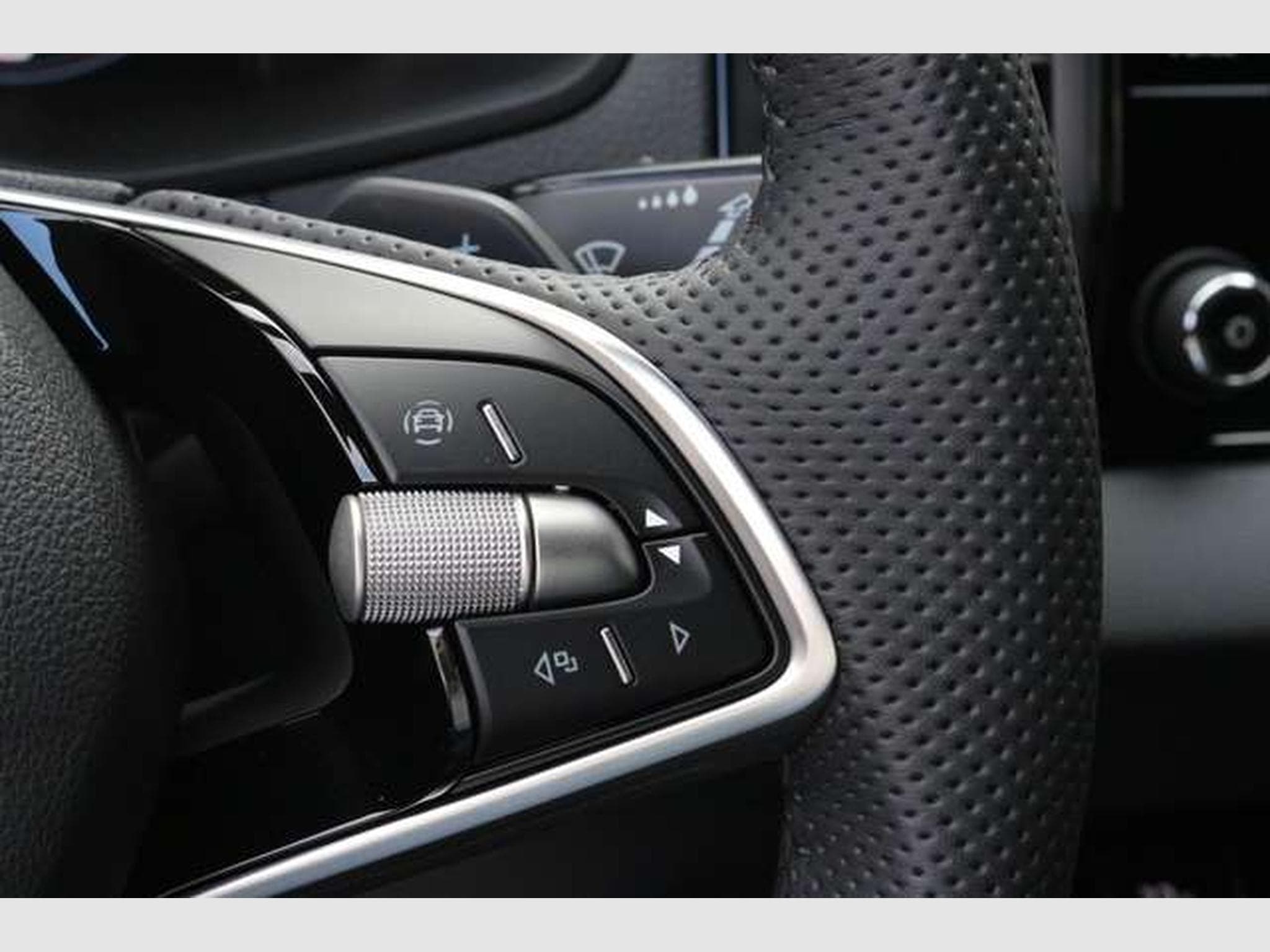 Skoda Karoq Sportline DSG/ACC/Matrix/AHK/Side/5-J Gara (2026) - Photo 28