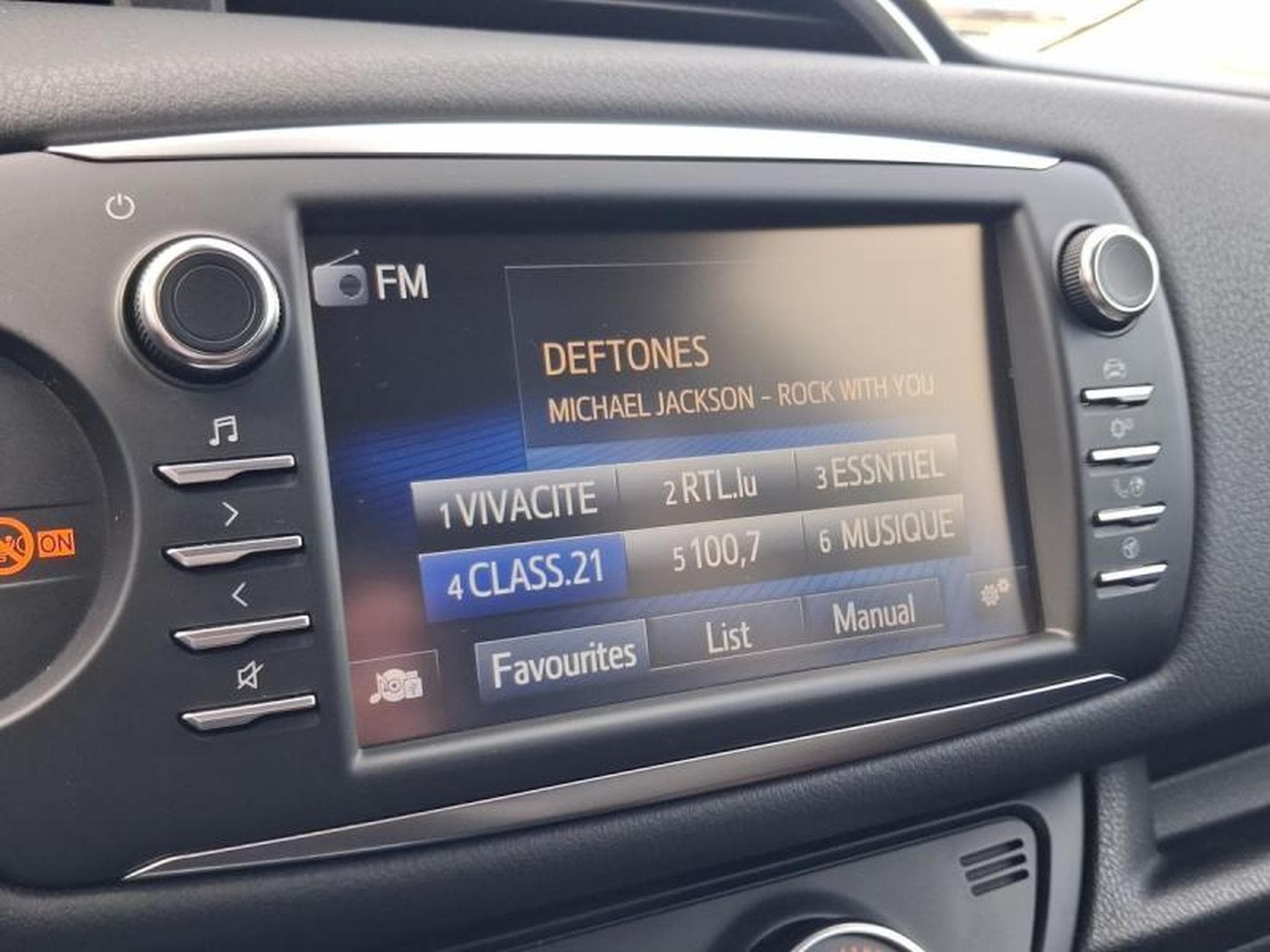 Toyota Yaris Y20 (2019) - Photo 13