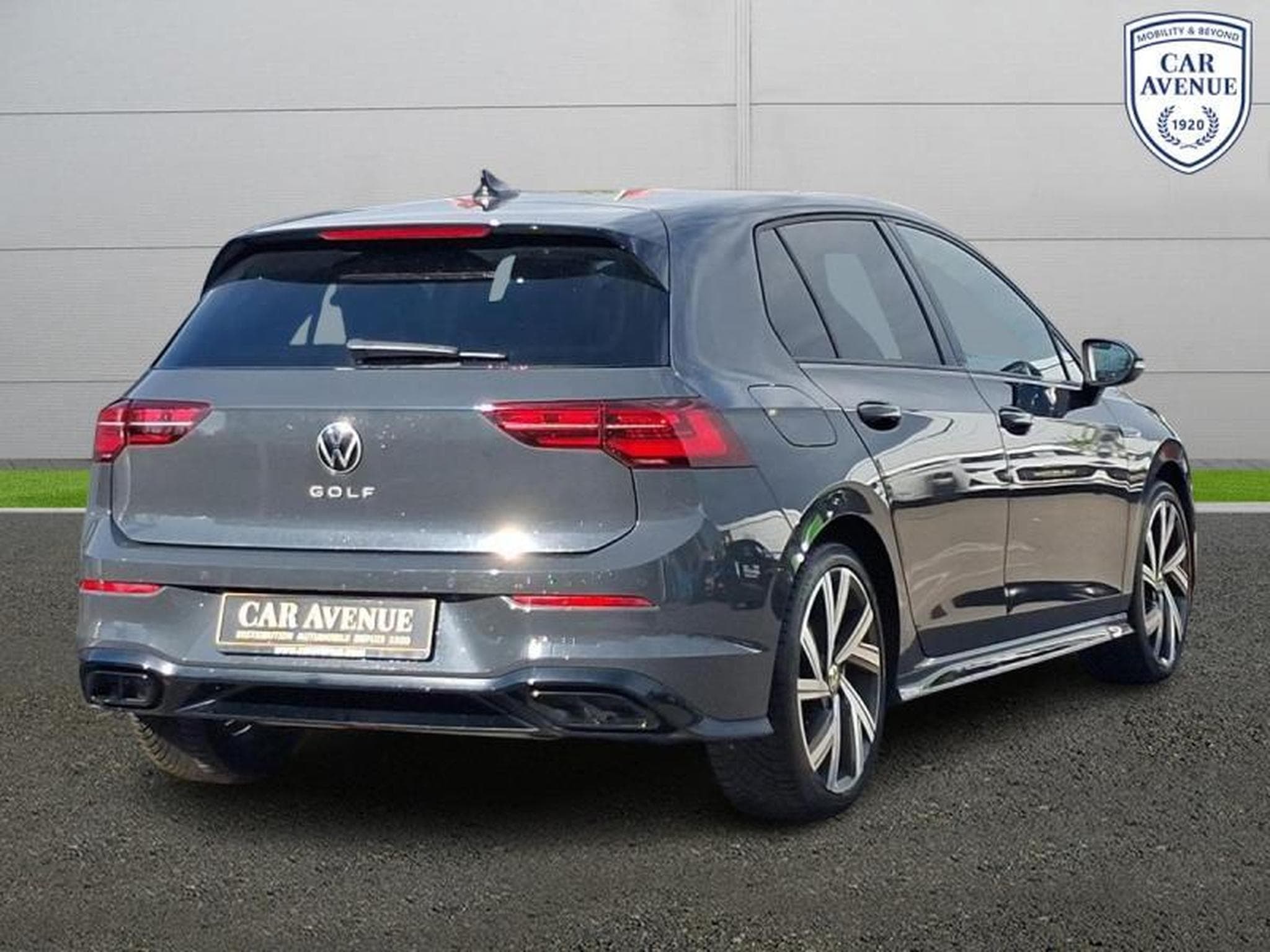 VW Golf VIII R-Line (2024) - Photo 2