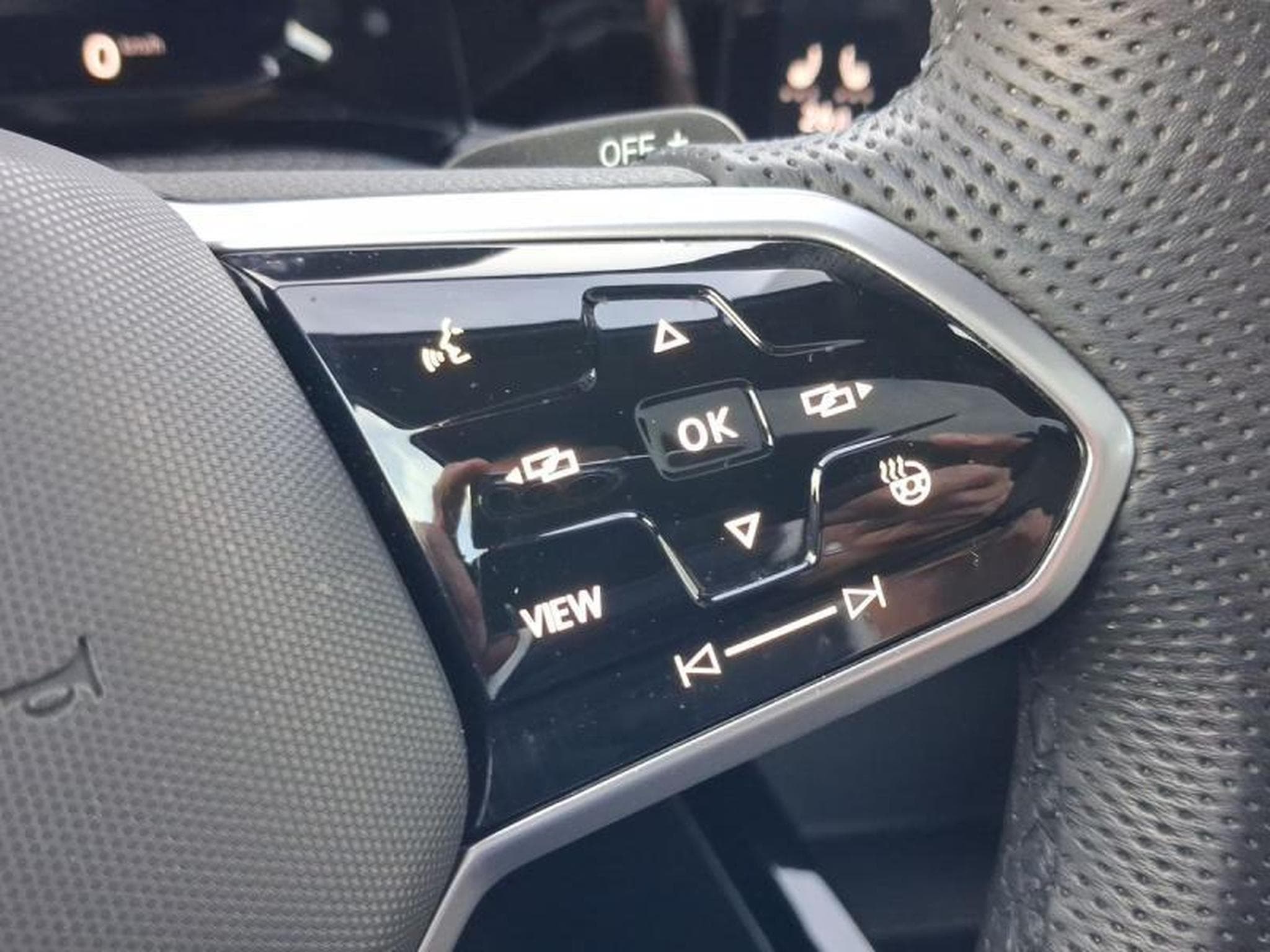 VW Golf VIII R-Line (2024) - Photo 24