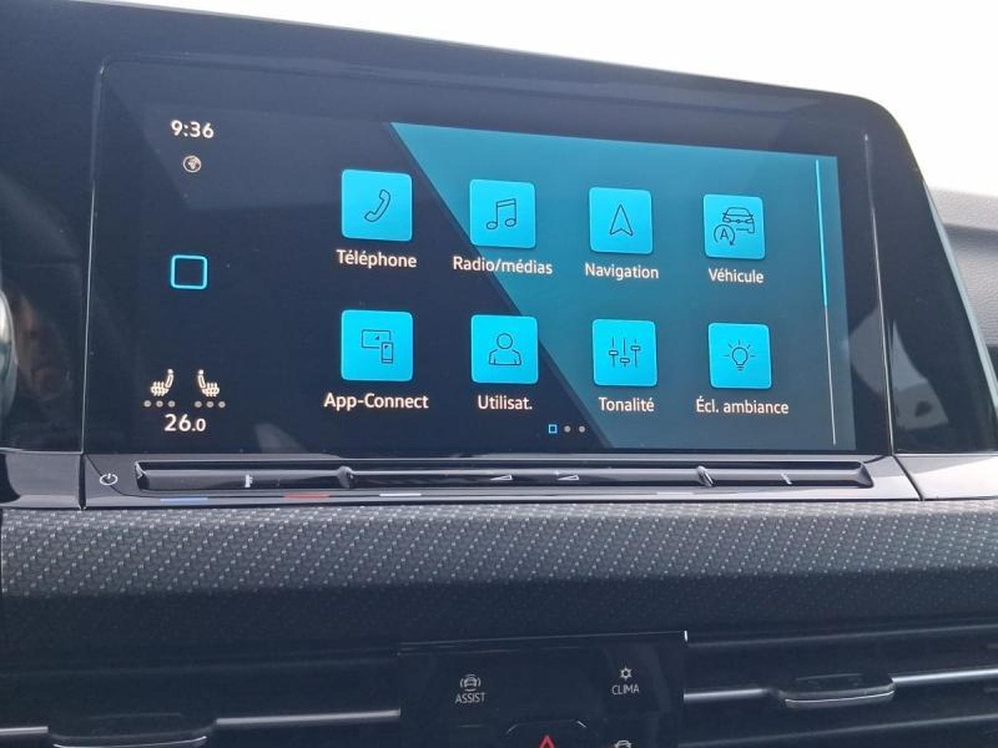 VW Golf VIII R-Line (2024) - Photo 9