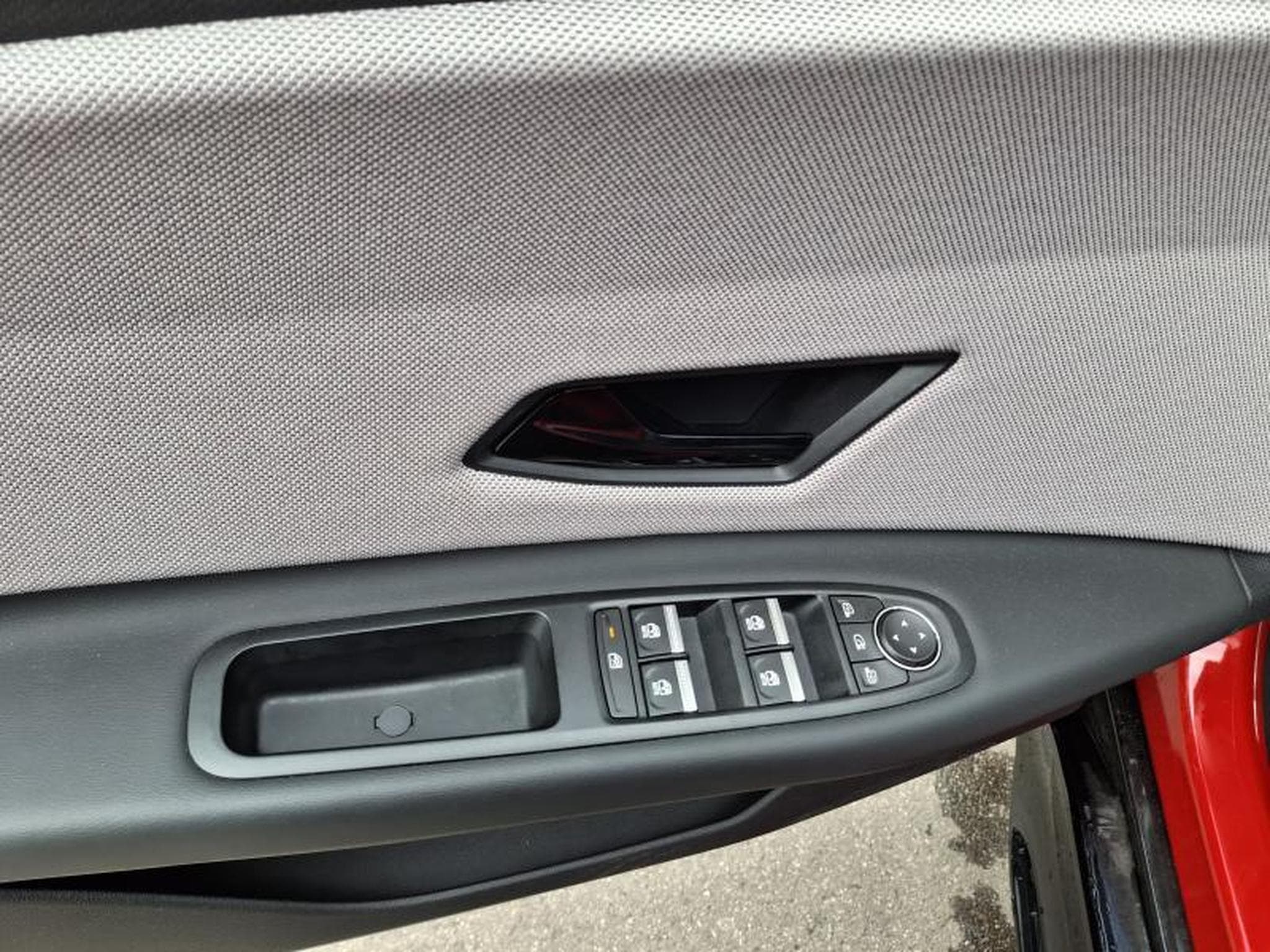 Nissan Micra 52kWh EVOLVE (2025) - Photo 10