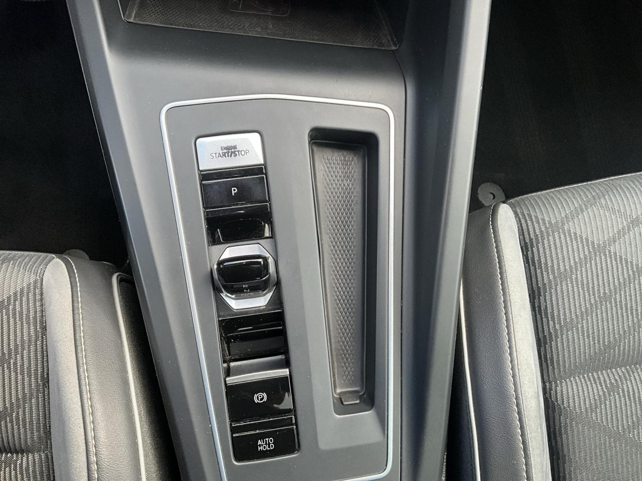 VW Golf Variant+R-line+DSG+Pano+LM18 (2021) - Photo 12