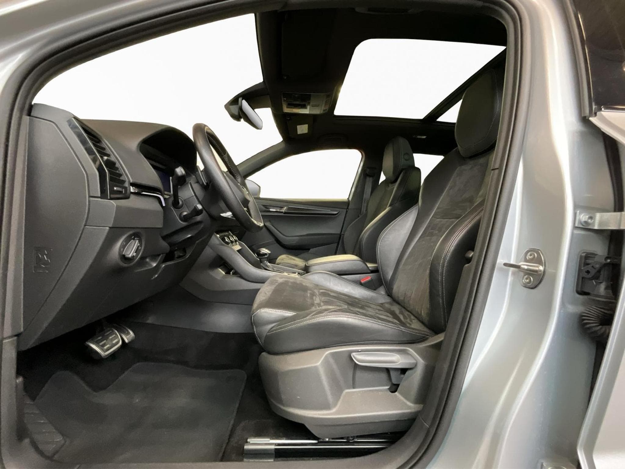 Skoda Karoq Sportline+DSG+4x4+P.Perf+Pano (2023) - Photo 9