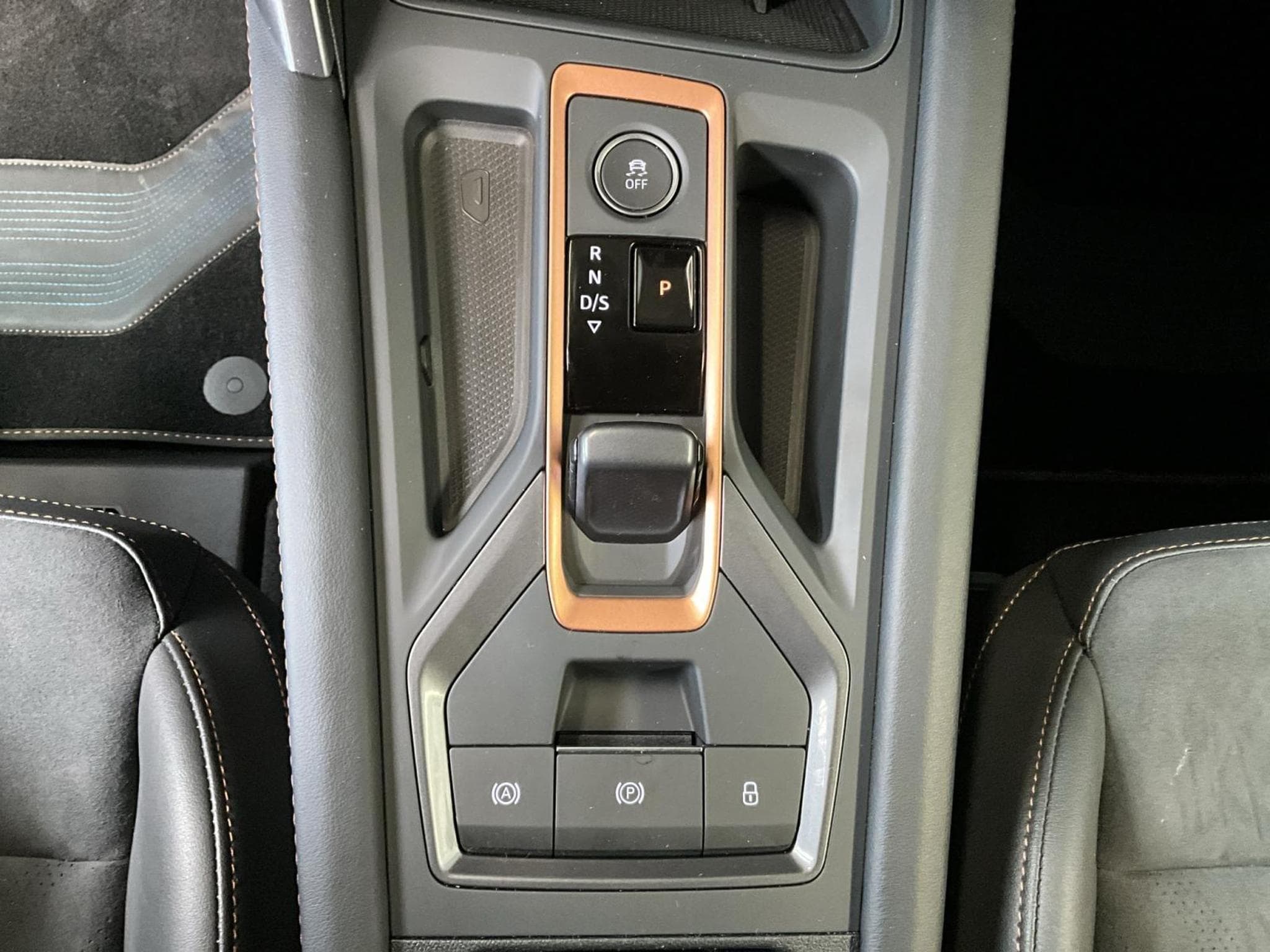 Cupra Leon ST+Pure-Perf.+DSG+Sound+AHK (2025) - Photo 12