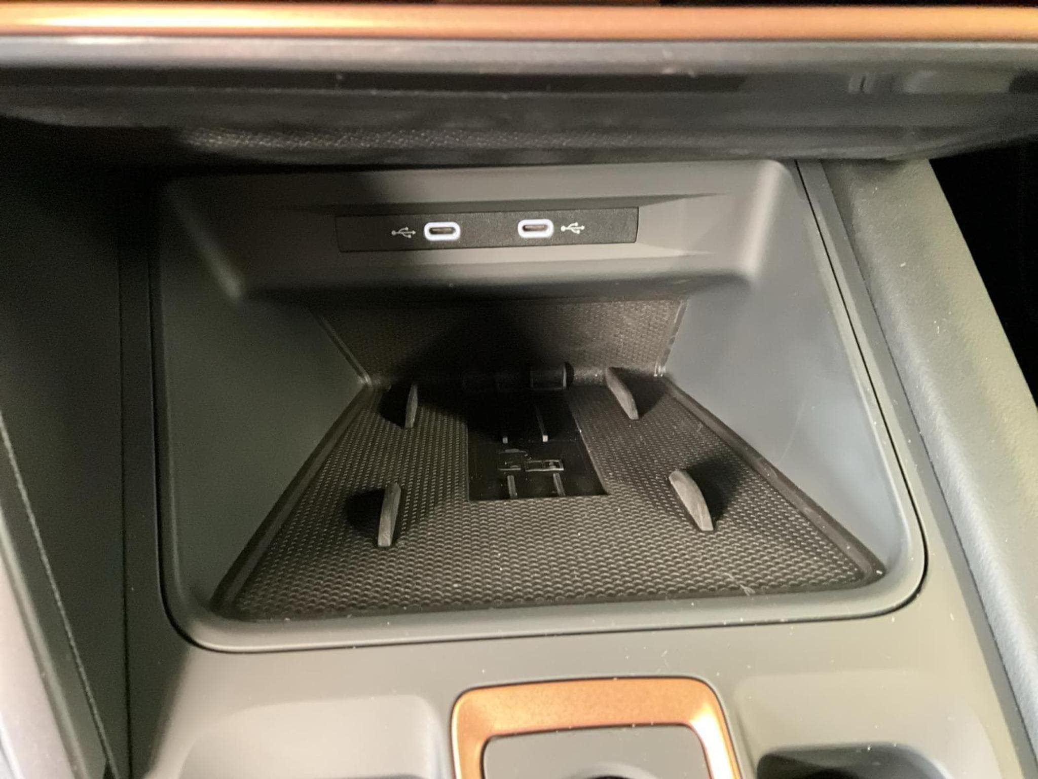 Cupra Leon ST+Pure-Perf.+DSG+Sound+AHK (2025) - Photo 21