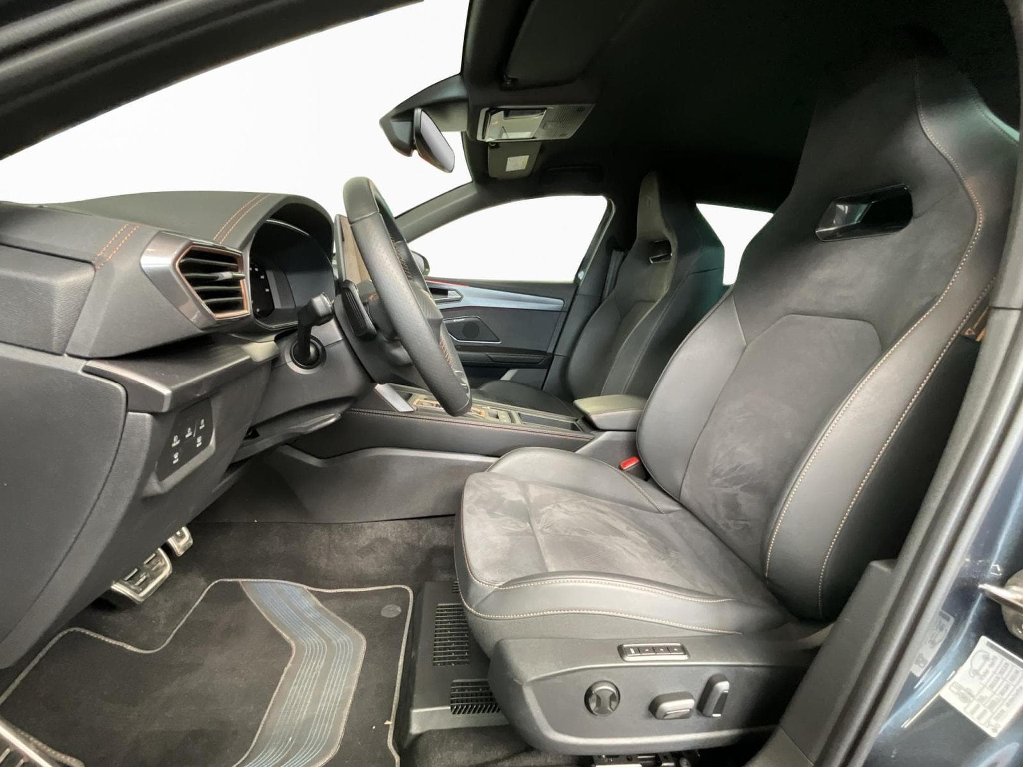 Cupra Leon ST+Pure-Perf.+DSG+Sound+AHK (2025) - Photo 9