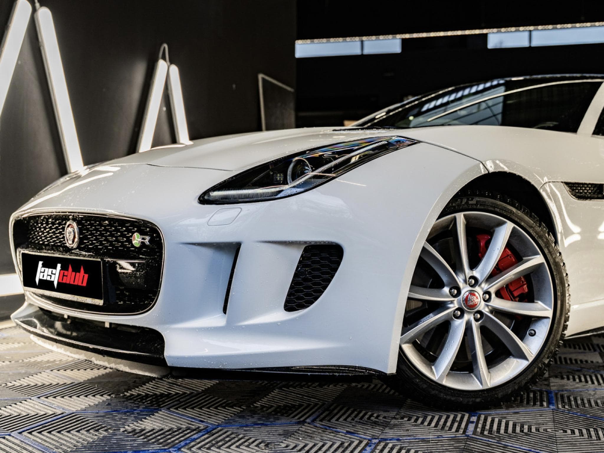Jaguar F-Type F-Type R 5.0 V8 Supercharged essence (2014) - Photo 2