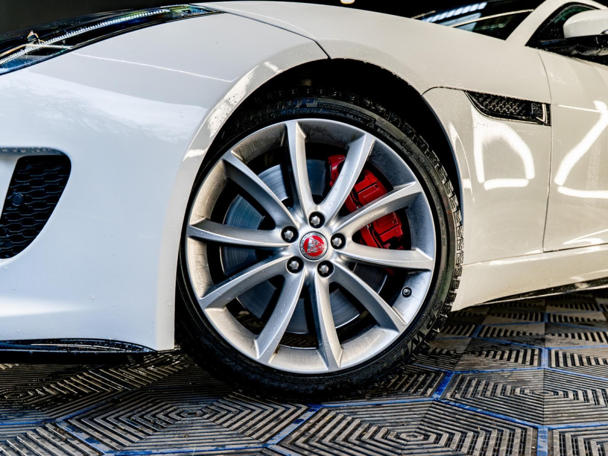 Jaguar F-Type F-Type R 5.0 V8 Supercharged essence (2014) - Photo 3