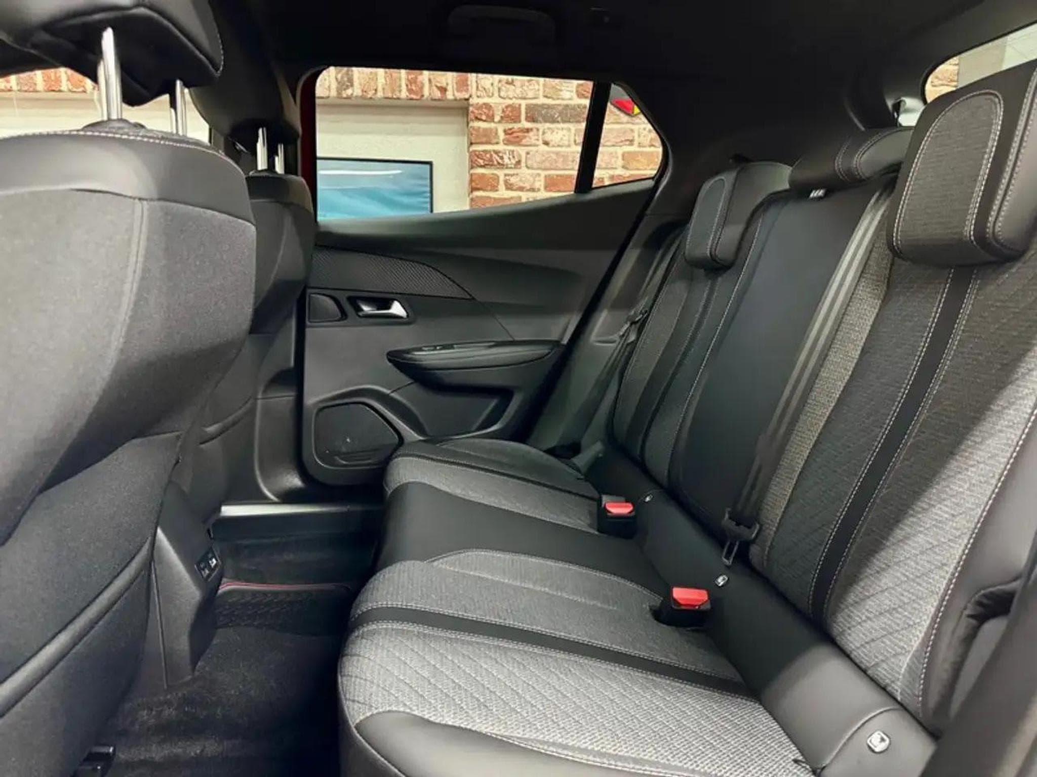 Peugeot 2008 (2024) - Photo 6