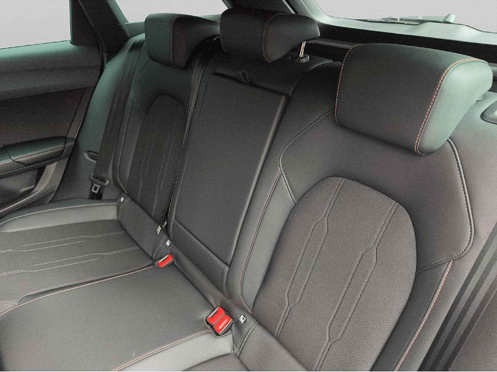 Cupra Leon (2025) - Photo 10