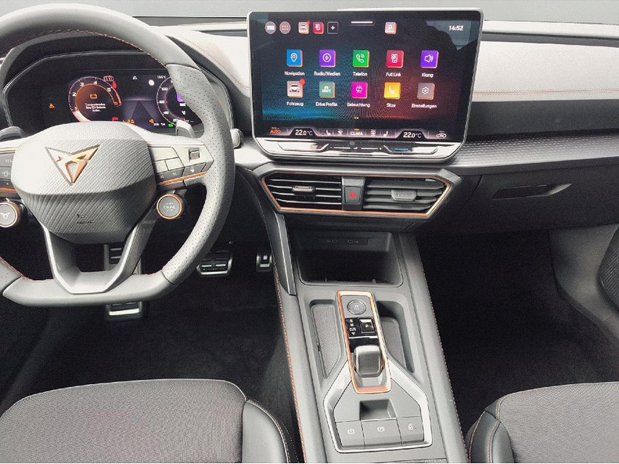 Cupra Leon (2025) - Photo 12